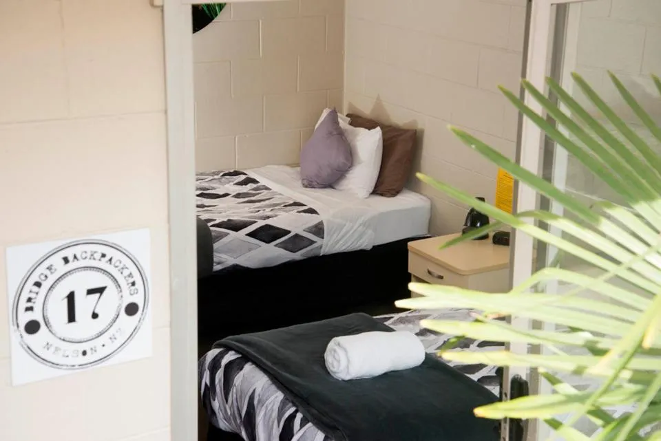 Twin Room with Private Bathroom in Bridge Backpackers