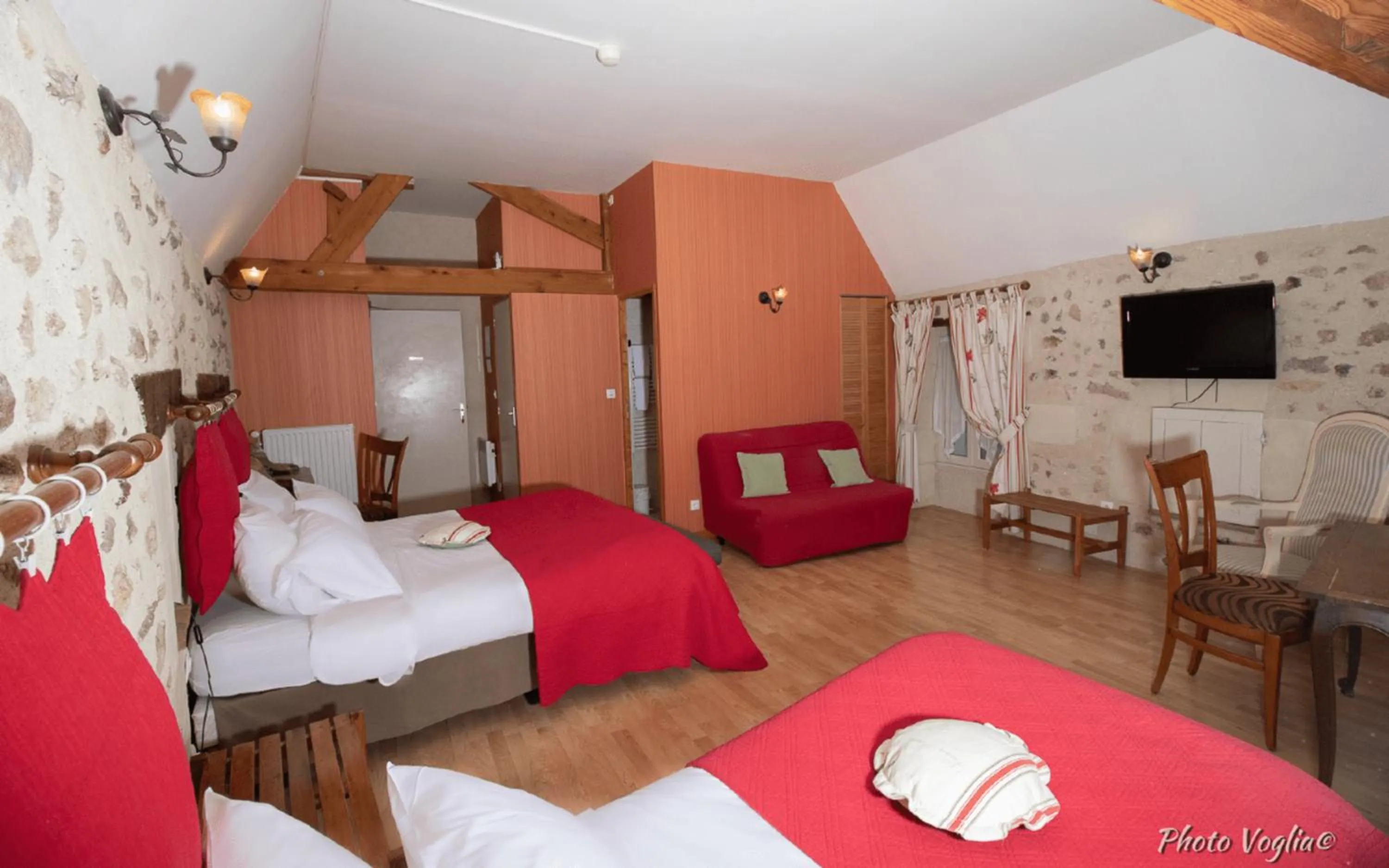 Quadruple Room in Logis Auberge Le Colombien - Hôtel et Restaurant