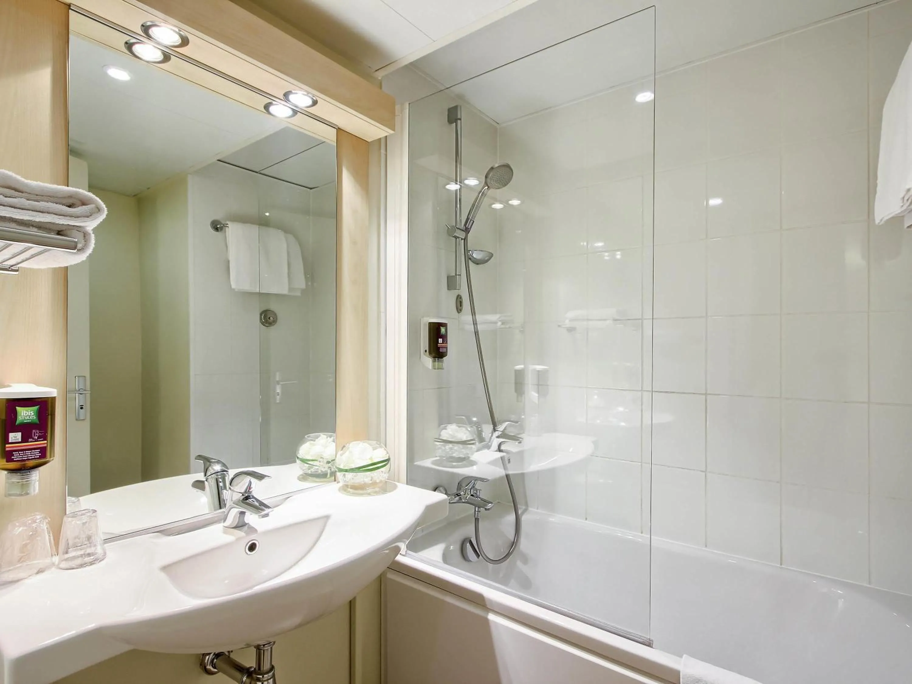 Standard Double Room in ibis Styles Paris Roissy-CDG