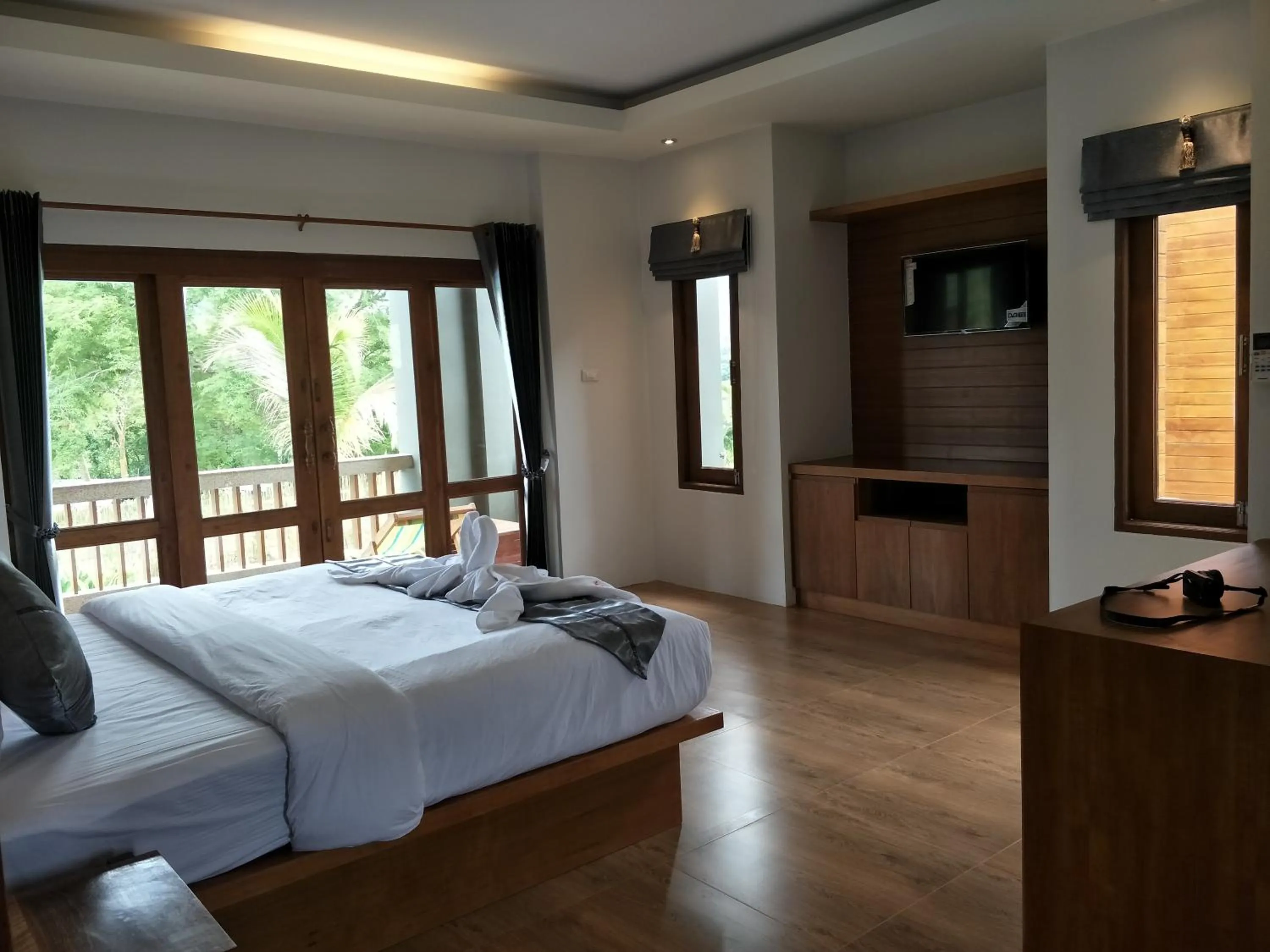 Deluxe King Room in Lanta Infinity Resort - SHA Extra Plus