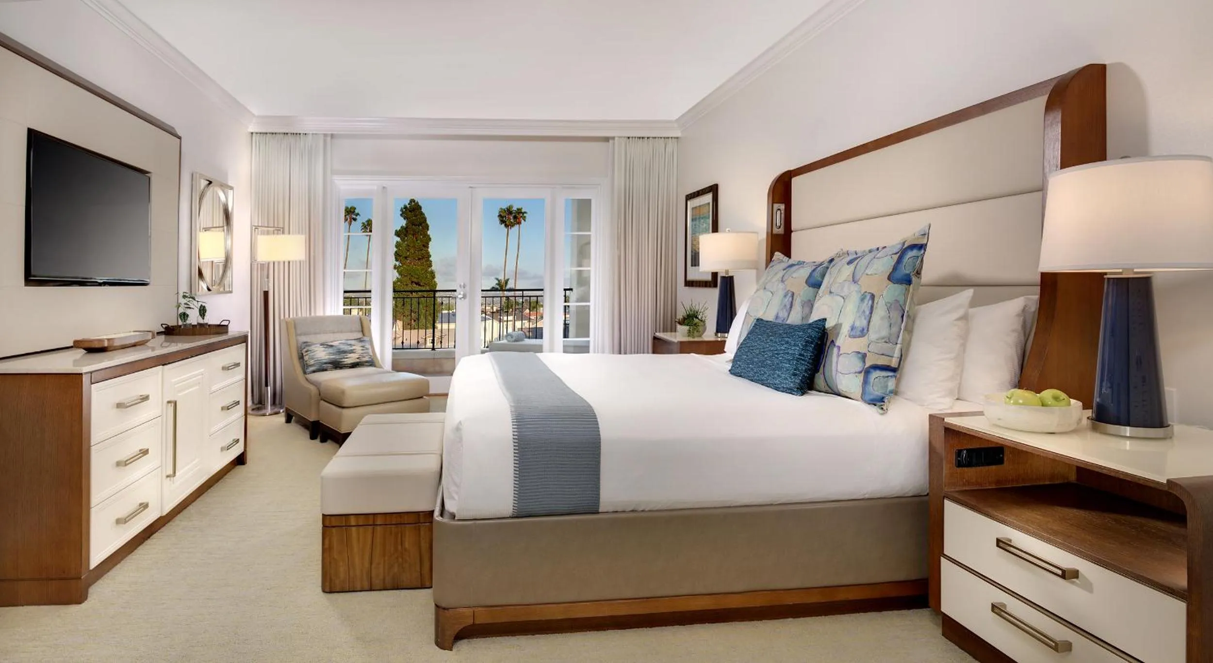 Newport One-Bedroom Suite in Balboa Bay Resort