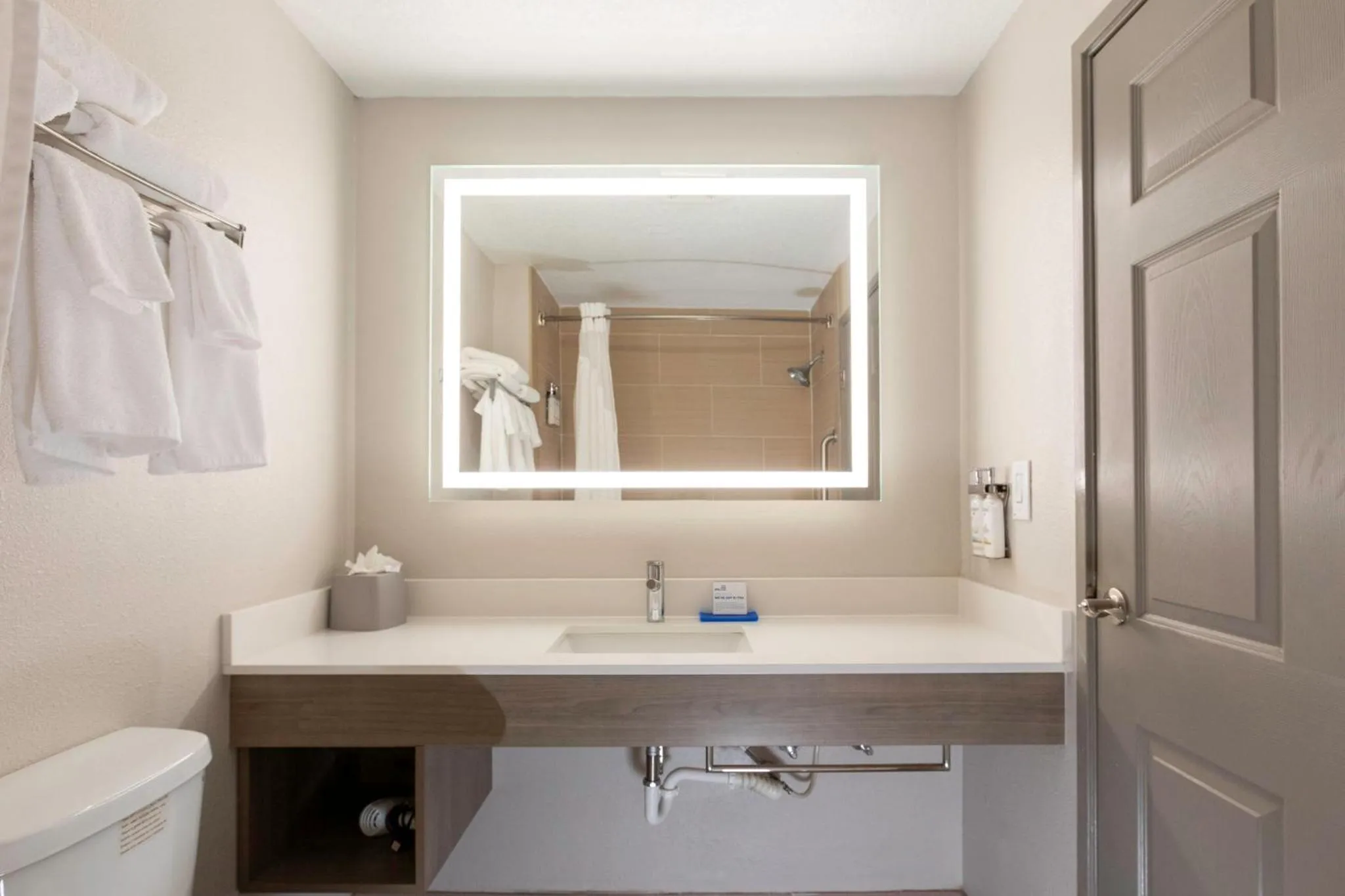 Standard Room with Two Queen Beds in Holiday Inn Express Hotel & Suites Jacksonville Airport by IHG