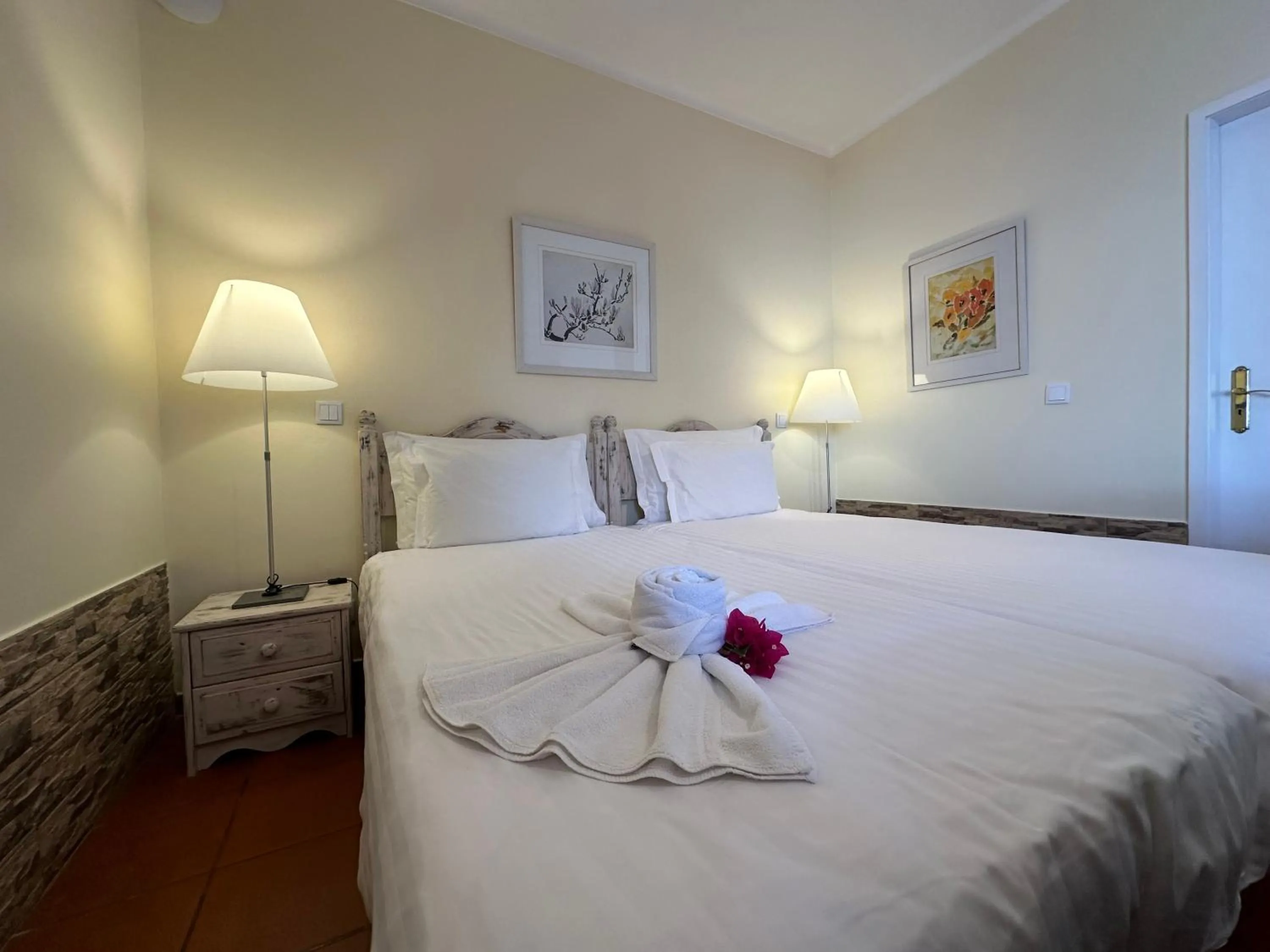 Standard Twin Room with Garden View - single occupancy in Inn & Art Madeira