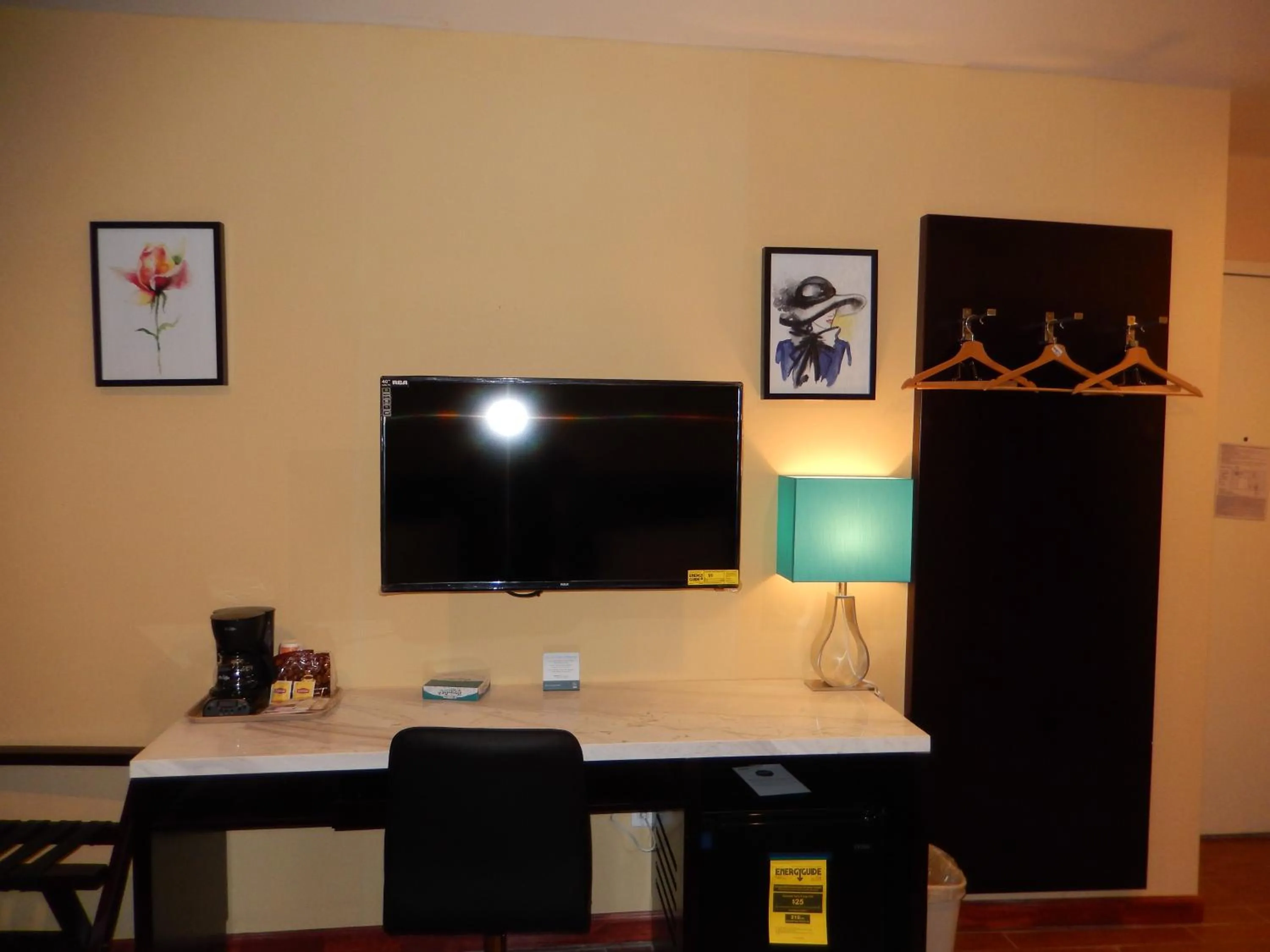 King Room - Accessible/Non-Smoking in Quality Inn near Sunset Park