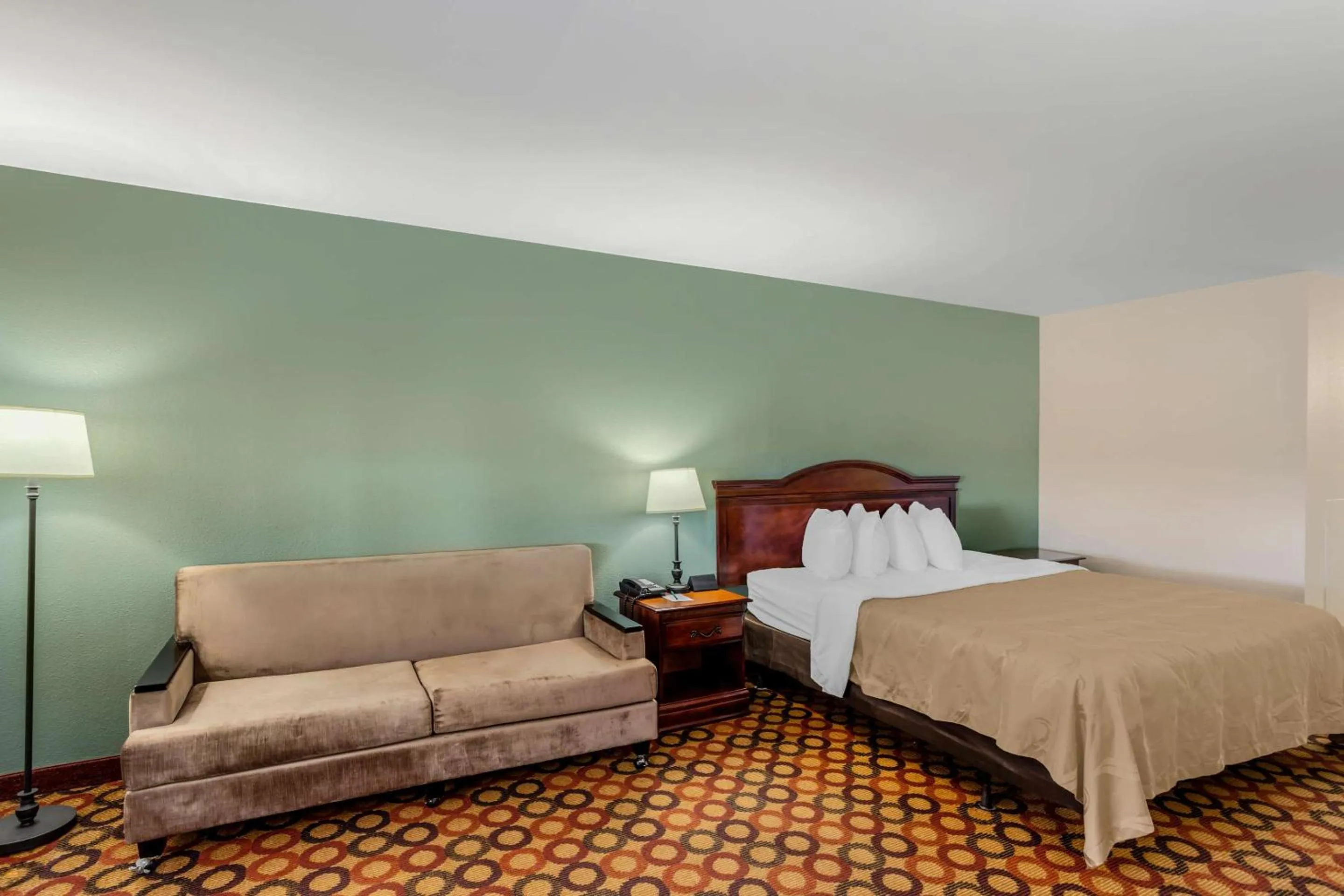 King Room - Non-Smoking in Quality Inn Enola - Harrisburg