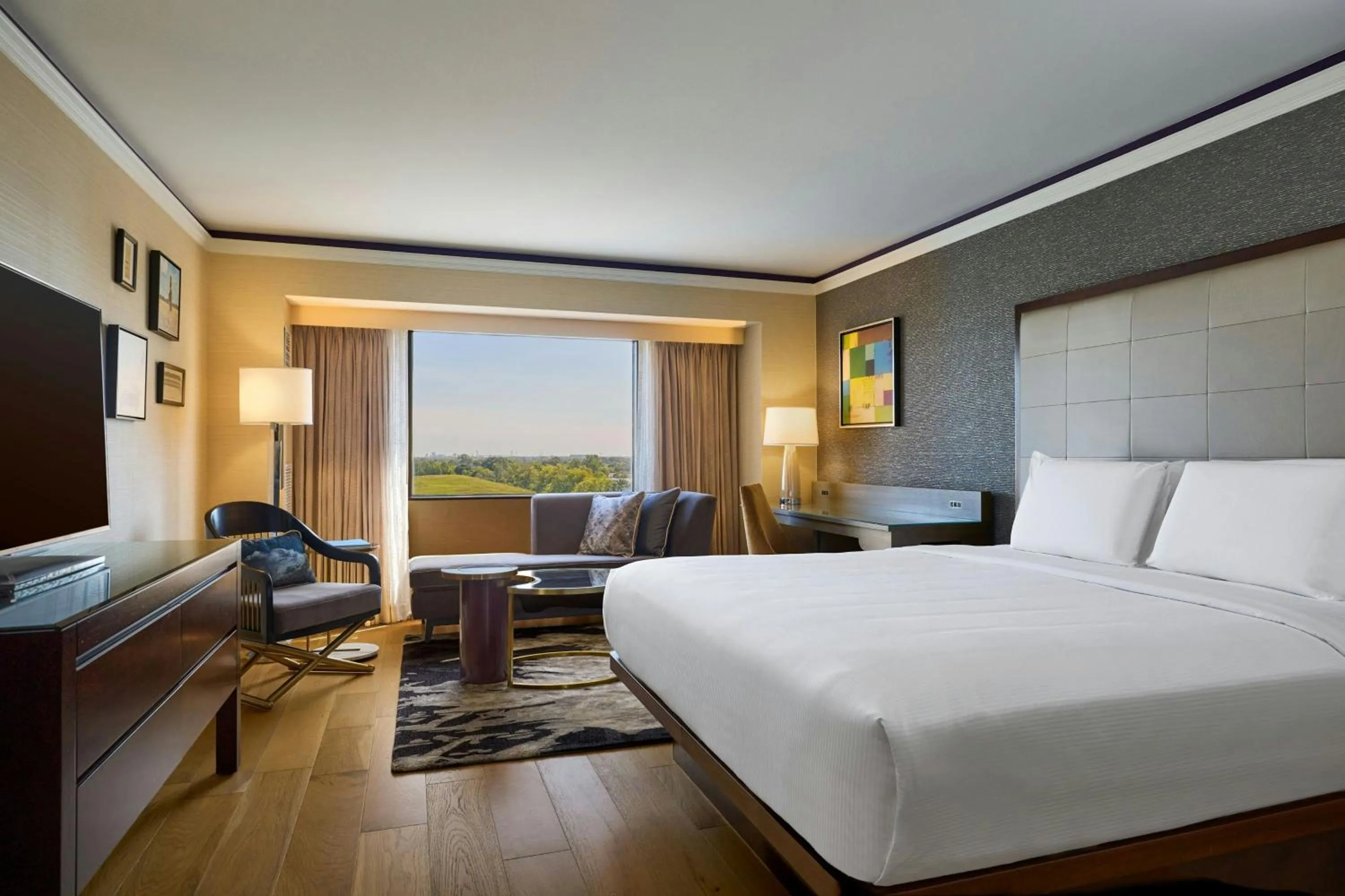 King Room with Roll-in Shower - Mobility Accessible in The Henry, Autograph Collection