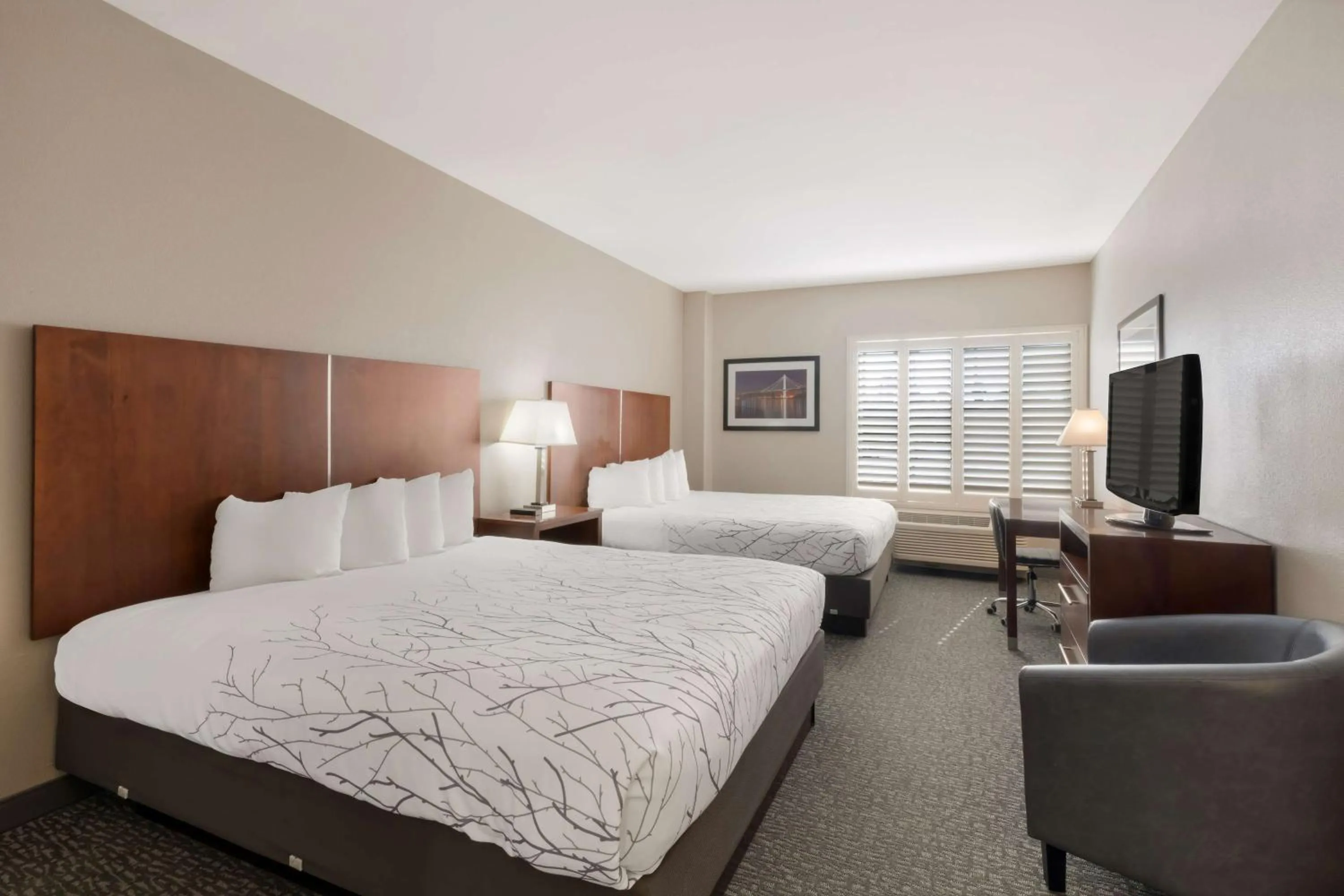 Queen Room with Two Queen Beds and Bath Tub - Disability Access in Best Western Lanai Garden Inn & Suites