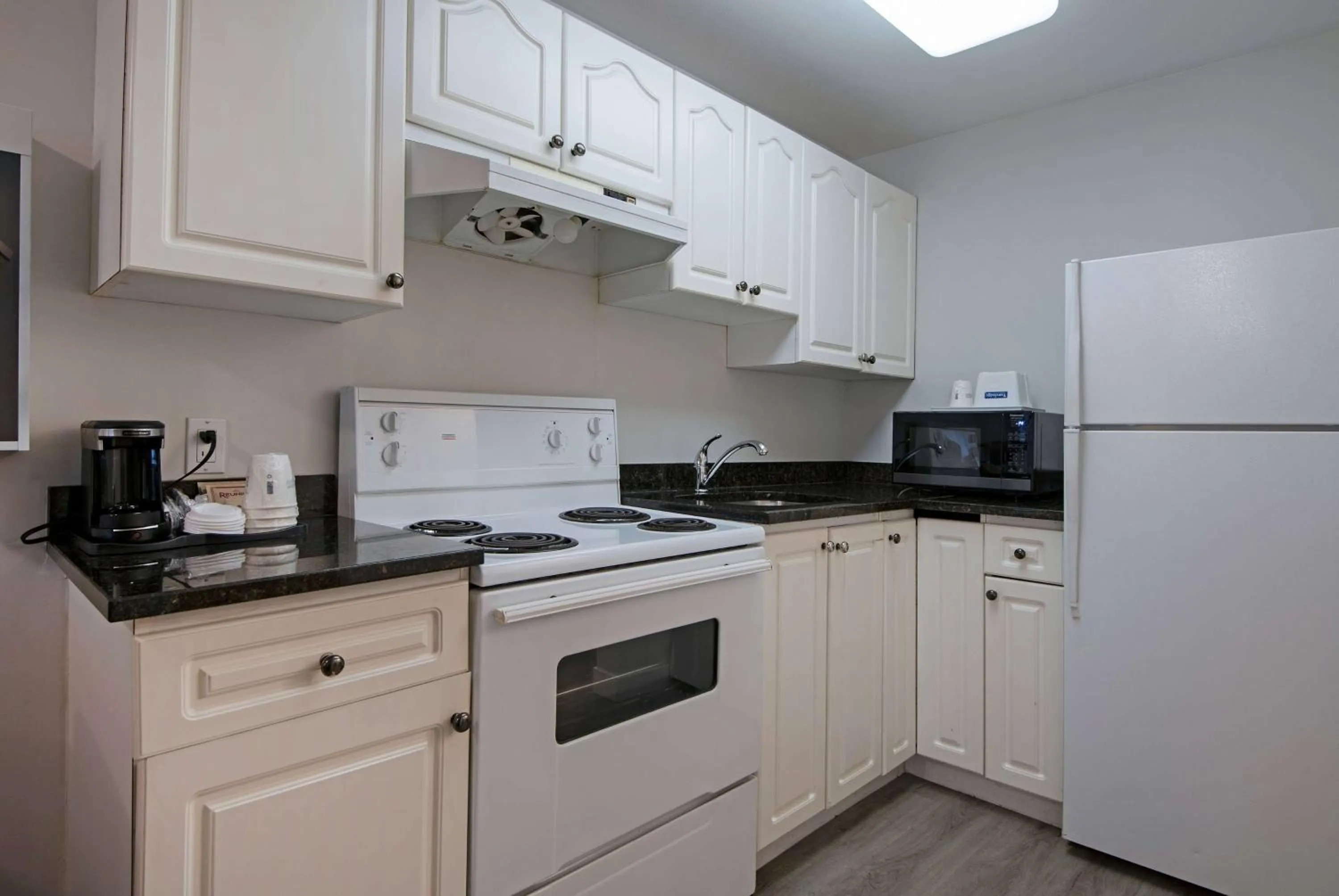 Two Queen Beds with Full Kitchen - Disability Access in Travelodge by Wyndham Kamloops Mountview