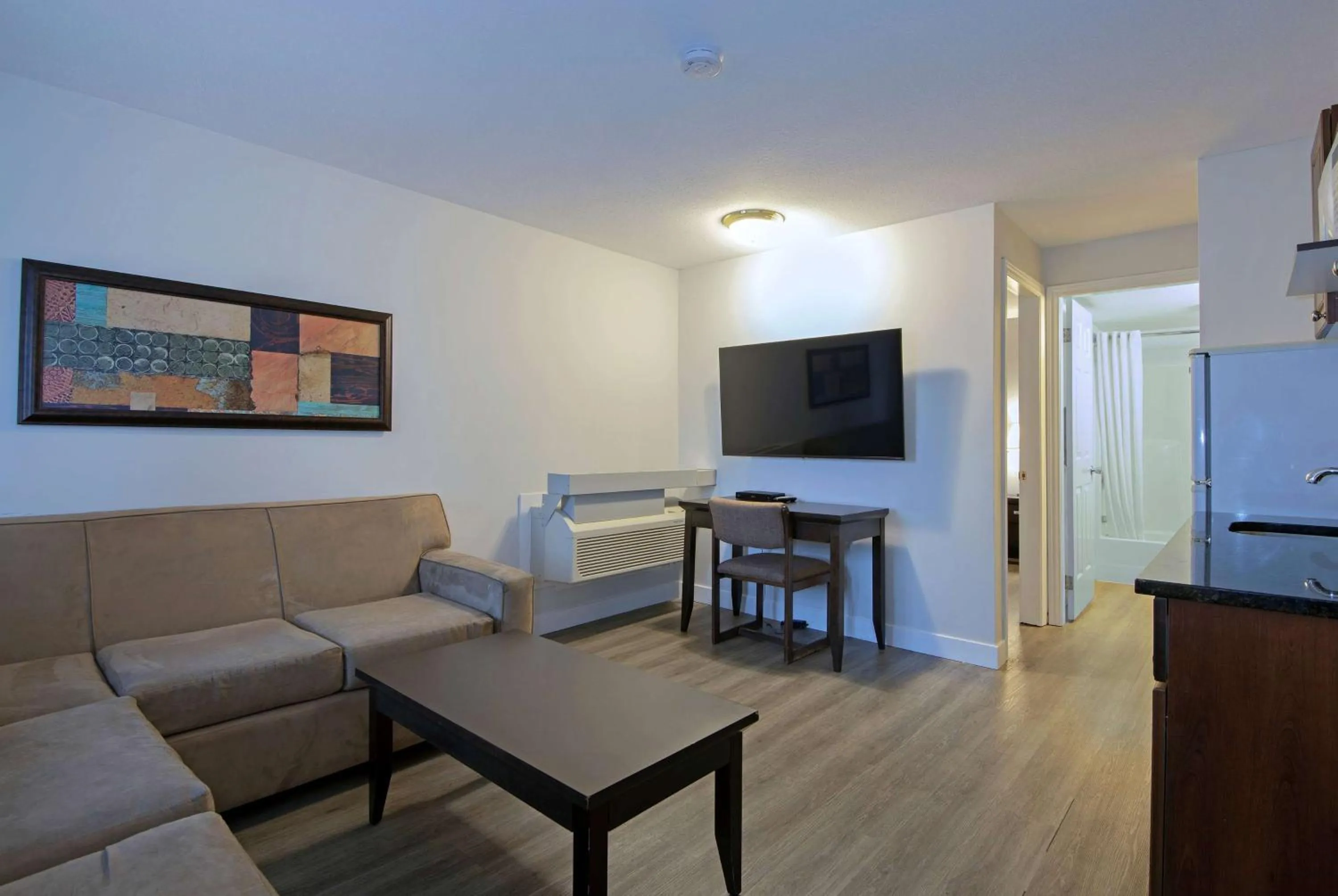Two Bedroom Queen Suite with Full Kitchen in Travelodge by Wyndham Kamloops Mountview