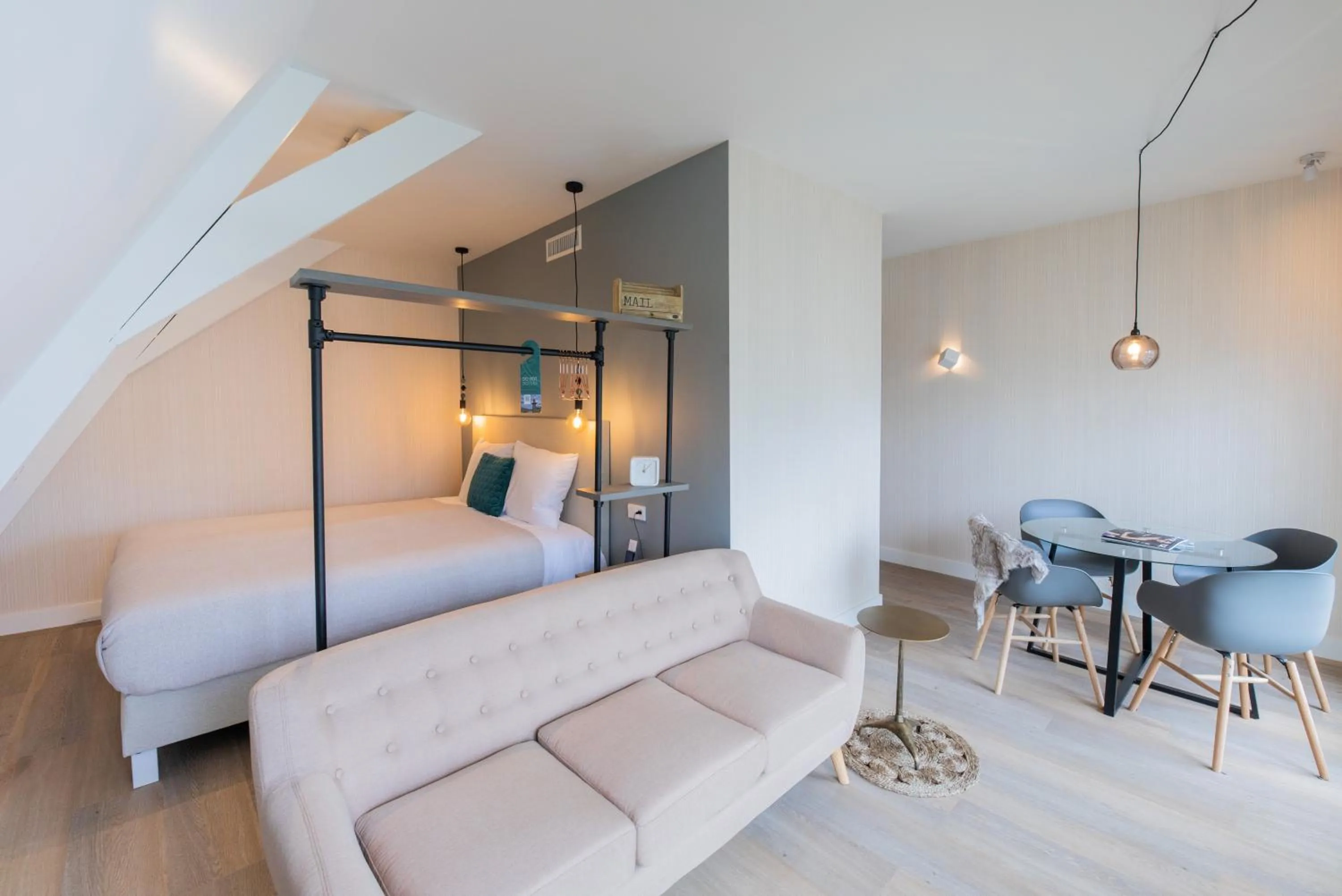 Suite with kitchenette and harbor view in Stadsvilla Mout Rotterdam-Schiedam