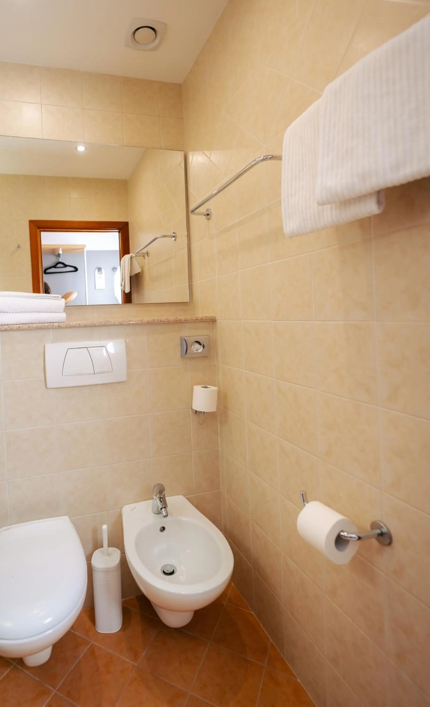 Standard Double or Twin Room - single occupancy in Hotel Everest