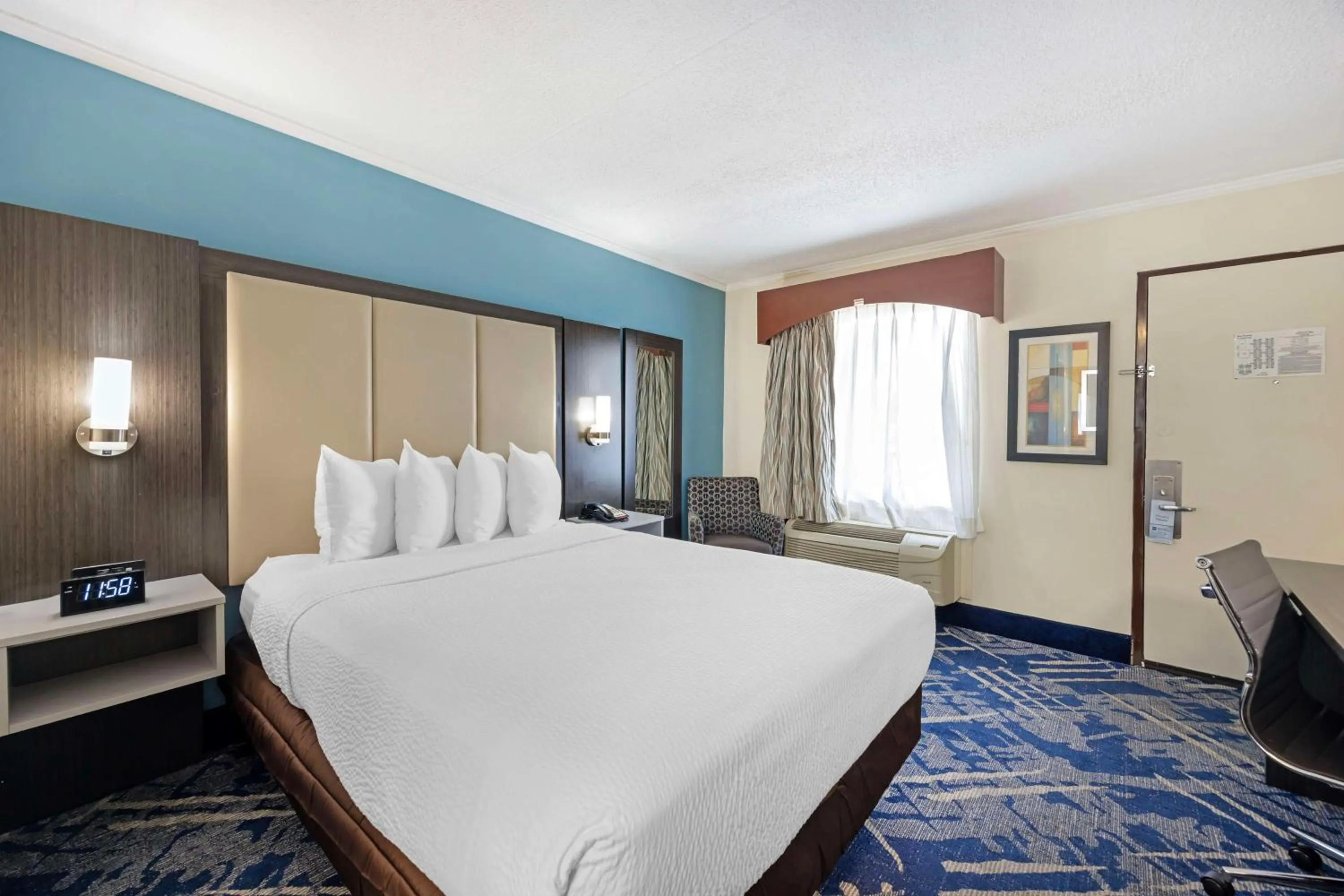 Queen Room - Non-Smoking in Best Western Franklin