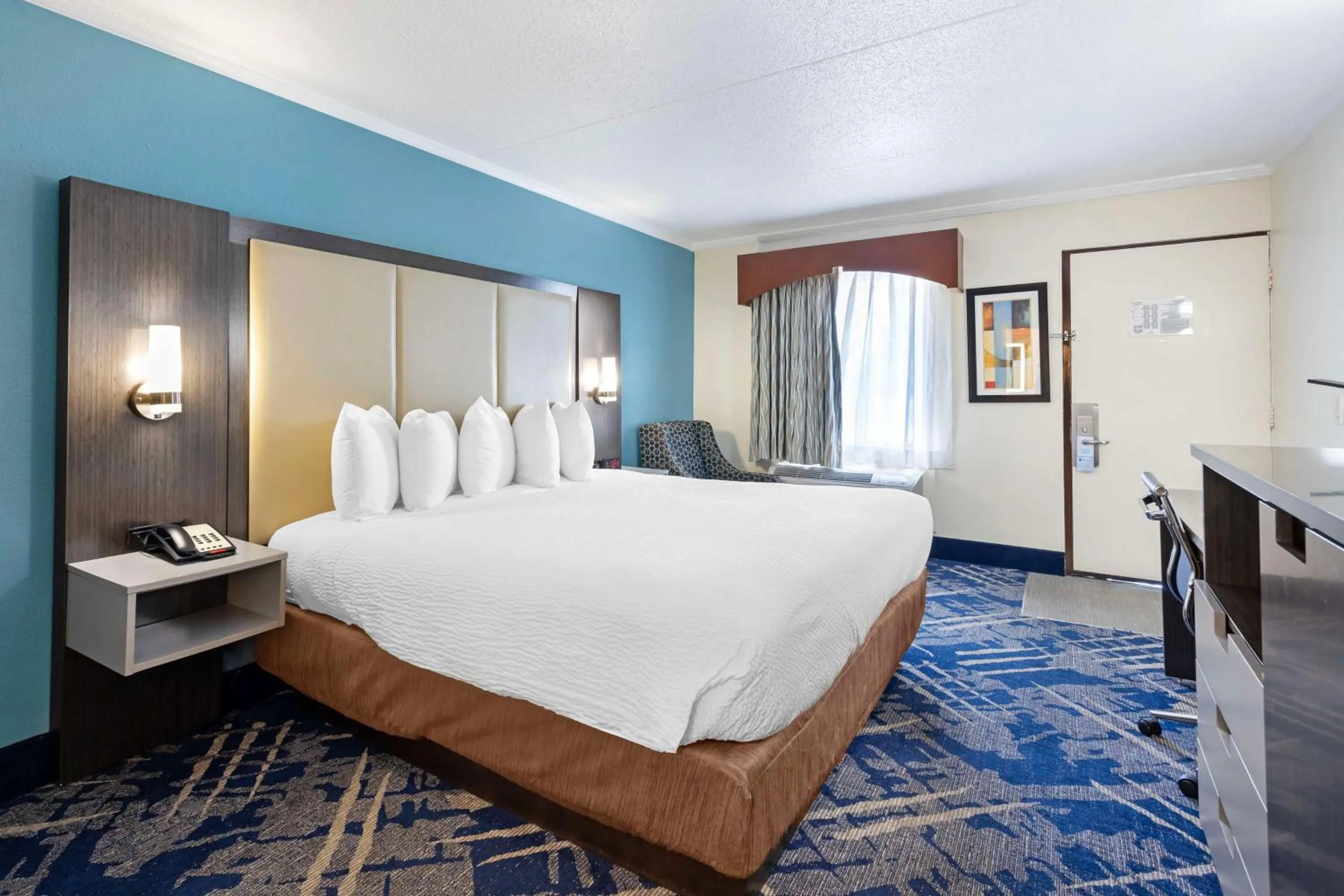 King Room - Disability Access/Non-Smoking in Best Western Franklin