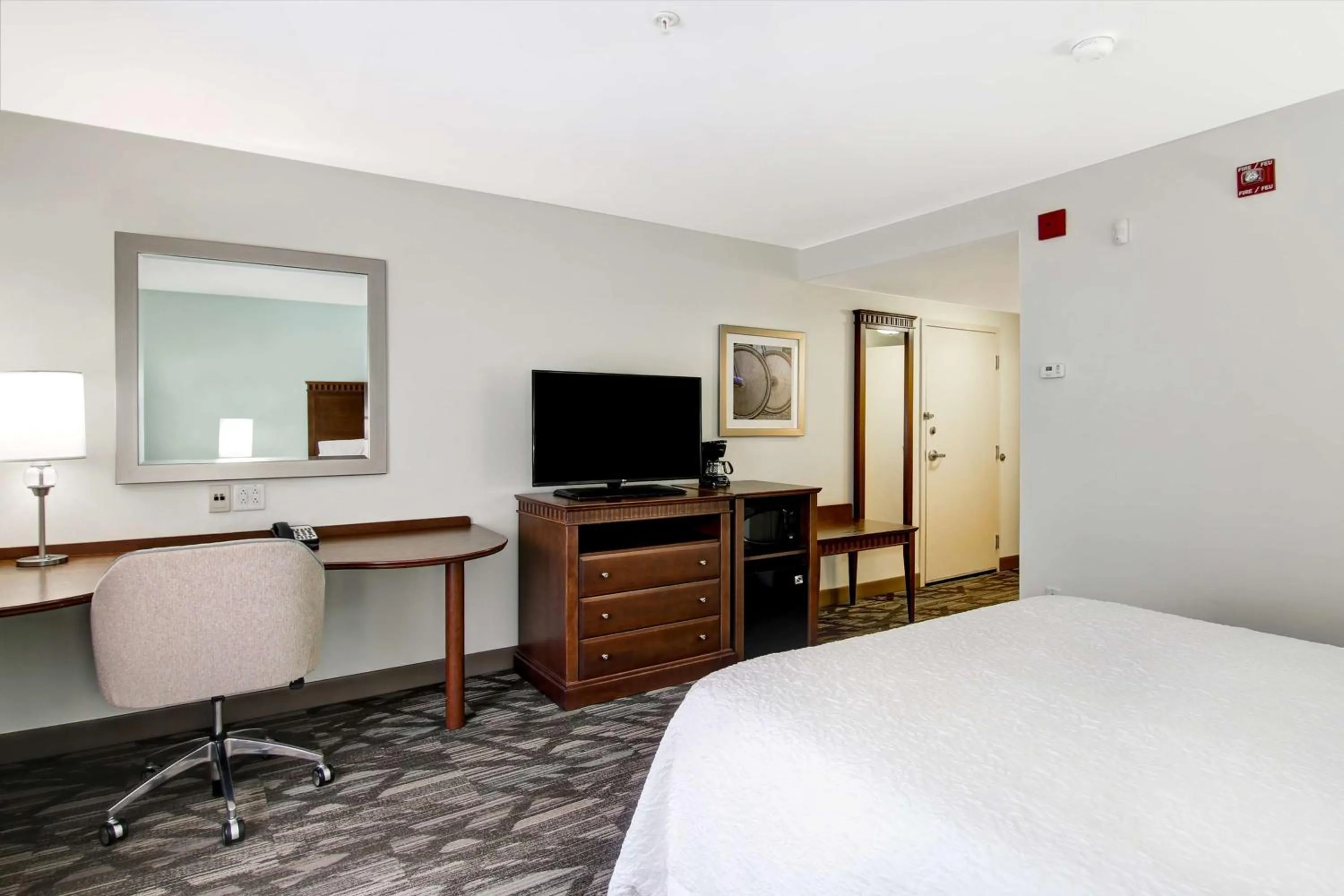 Queen Room with Roll-In Shower - Disability Access/Non-Smoking in Hampton Inn & Suites Saint John