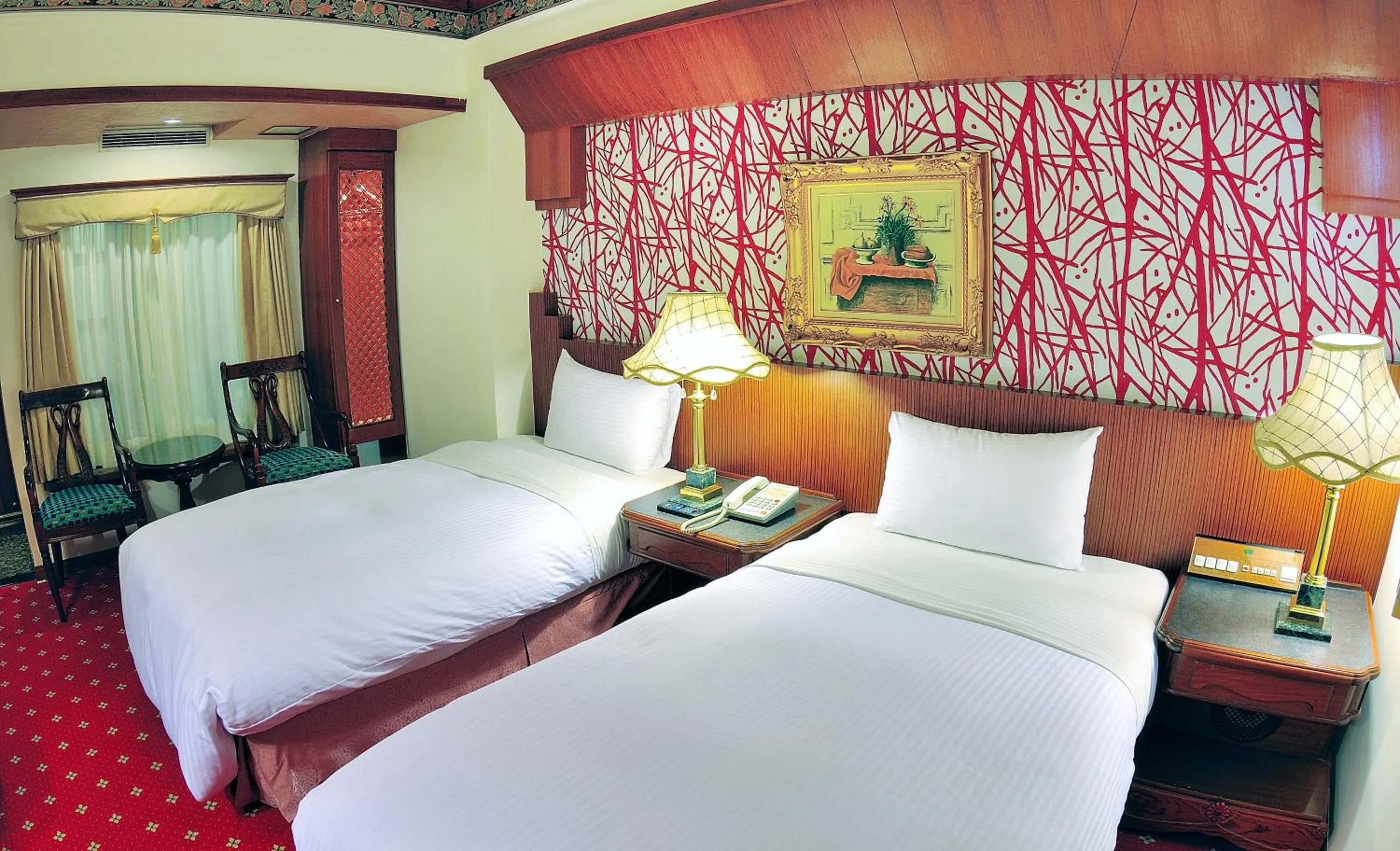 Single Bed in Male Dormitory Room with Shared Bathroom in KaRo Hotel