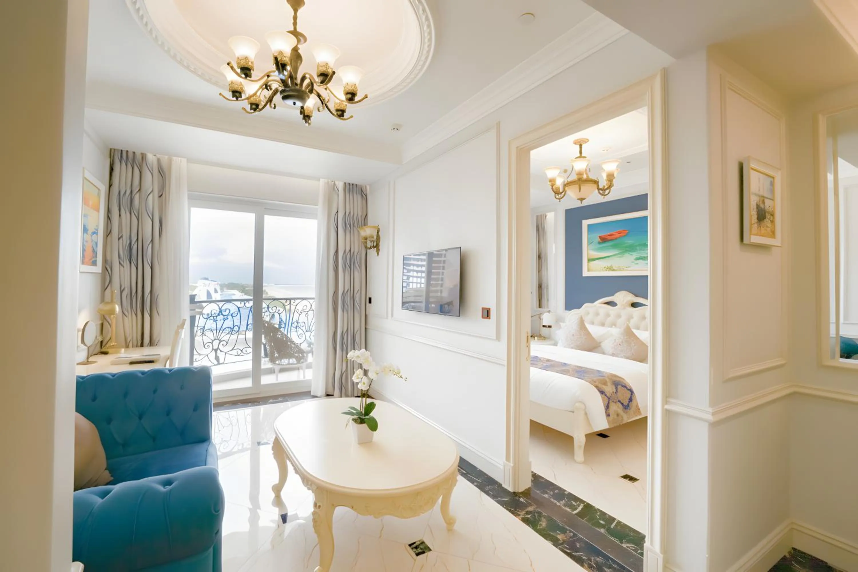 Grand Suite with Ocean View                        in Lan Rung Beach Resort