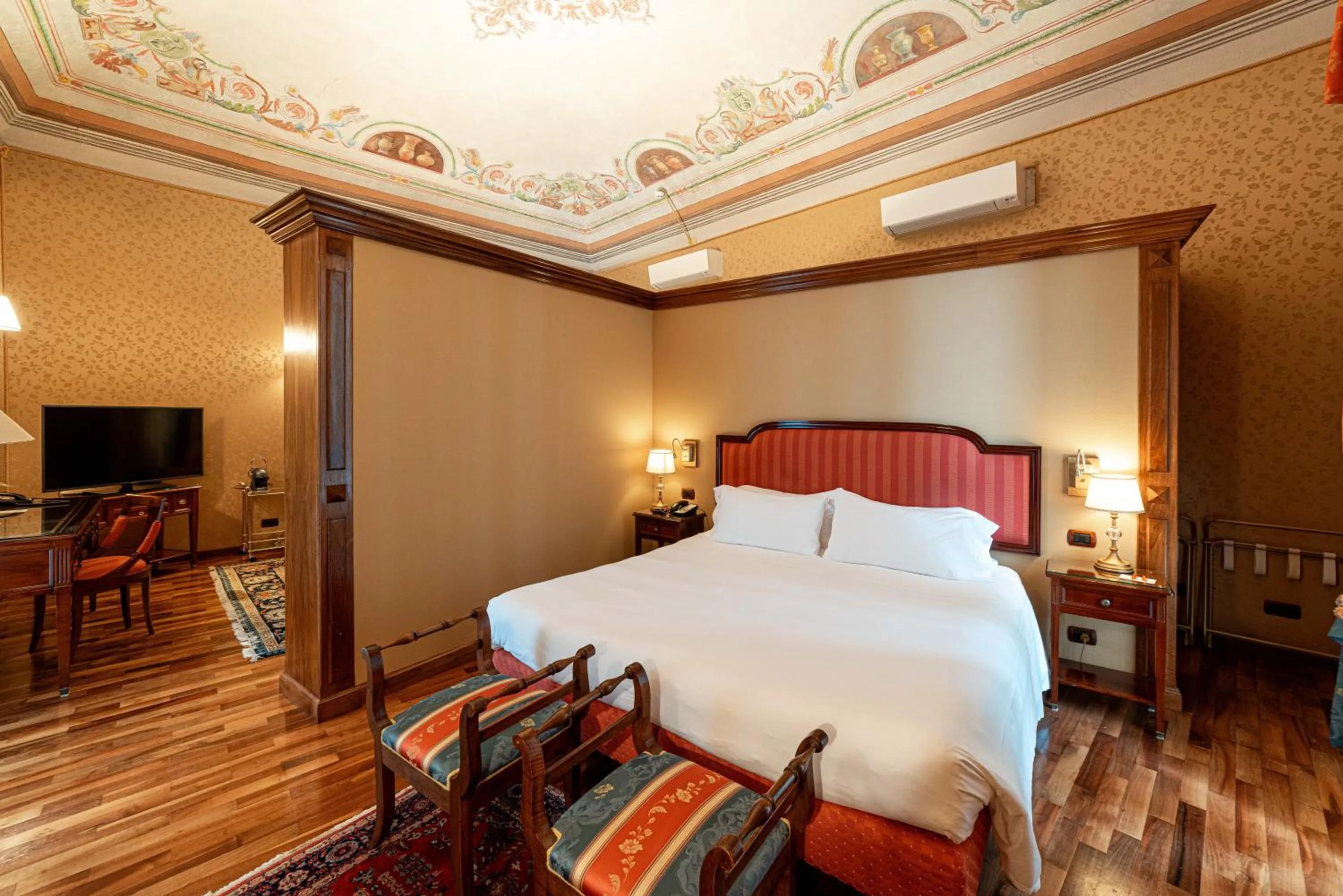 Suite in Phi Hotel Principe