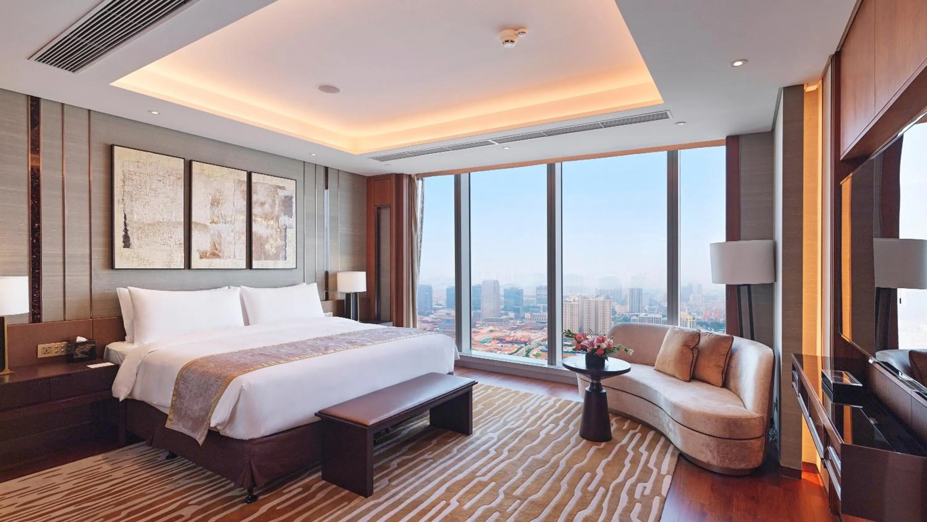 Classic King Room with City View in InterContinental Guangzhou Exhibition Center by IHG