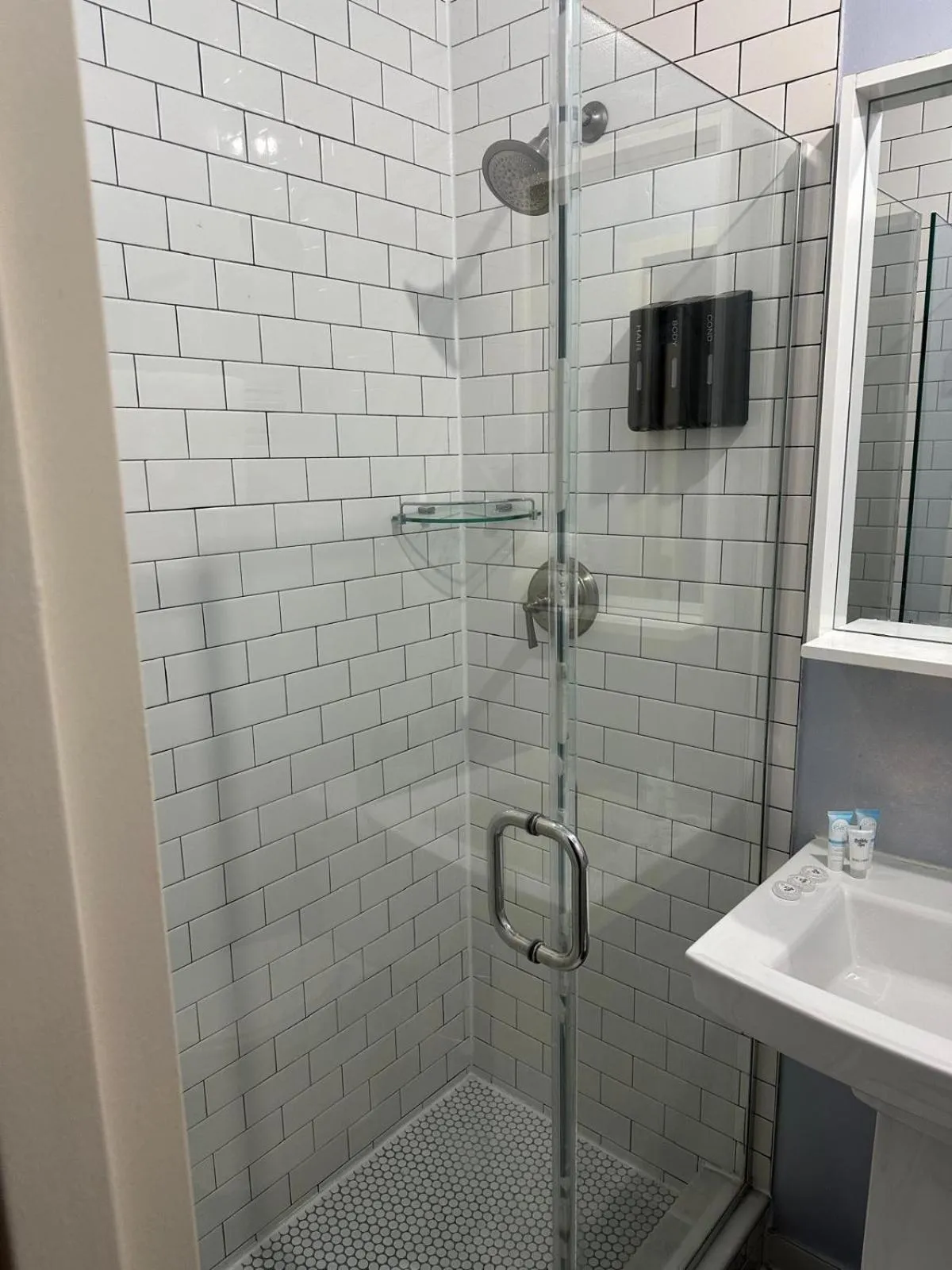 Queen Room - Disability Access in Essence hotel