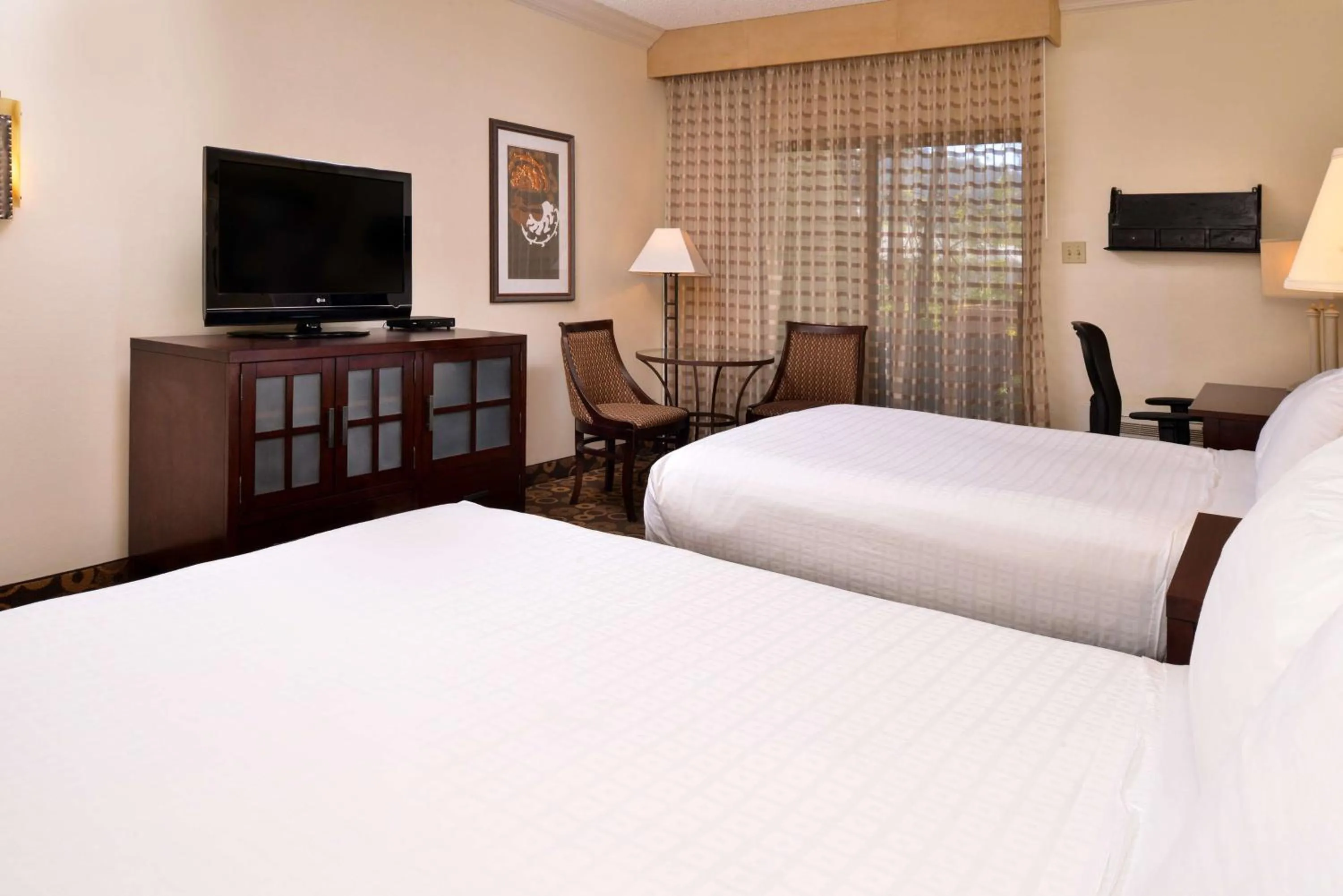 Double Room with Two Double Beds and Bath Tub - Disability Access/Non-Smoking in Best Western Corte Madera Inn