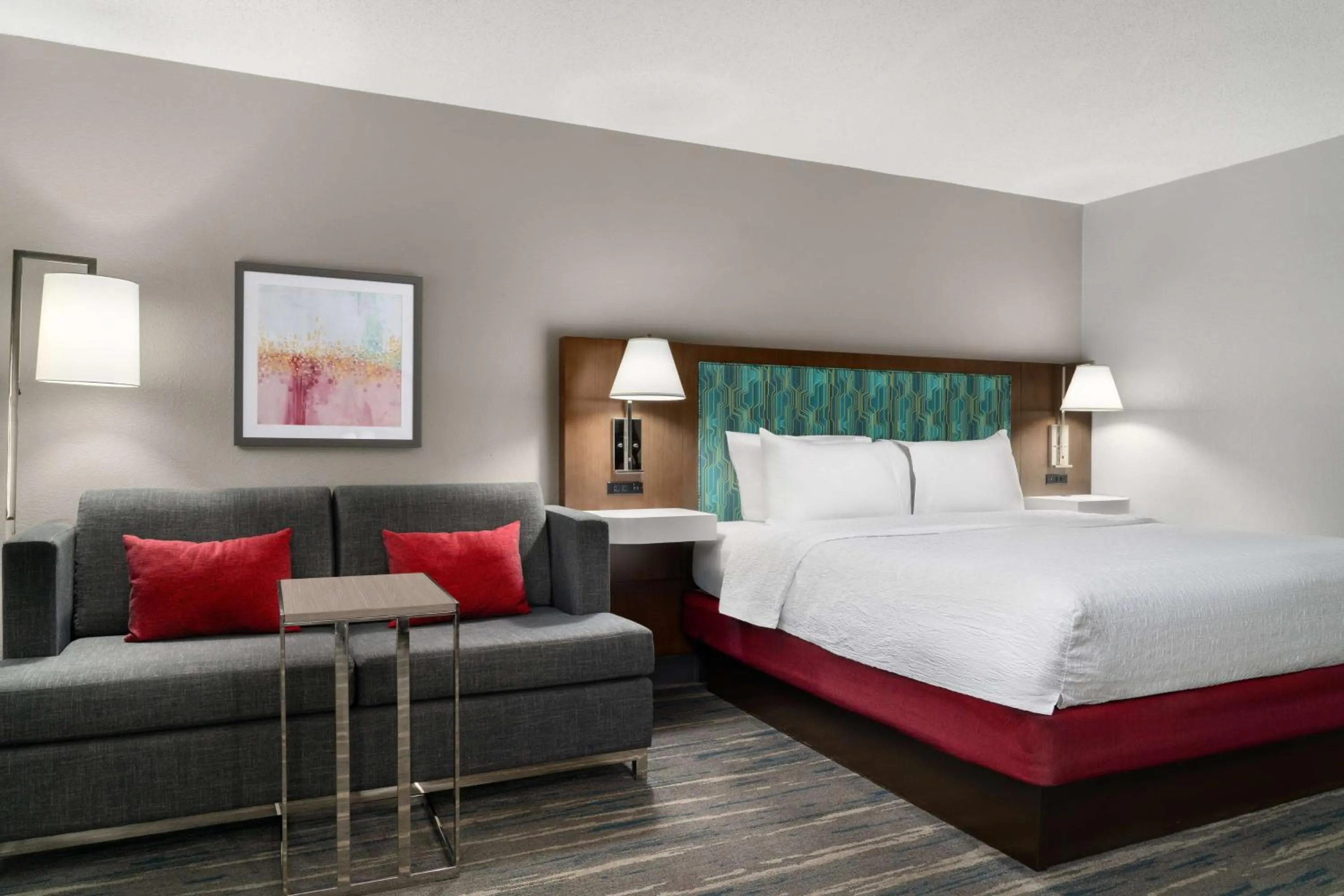 Deluxe King Room with Wetbar - Non-Smoking in Hampton Inn Roanoke/Hollins - I-81