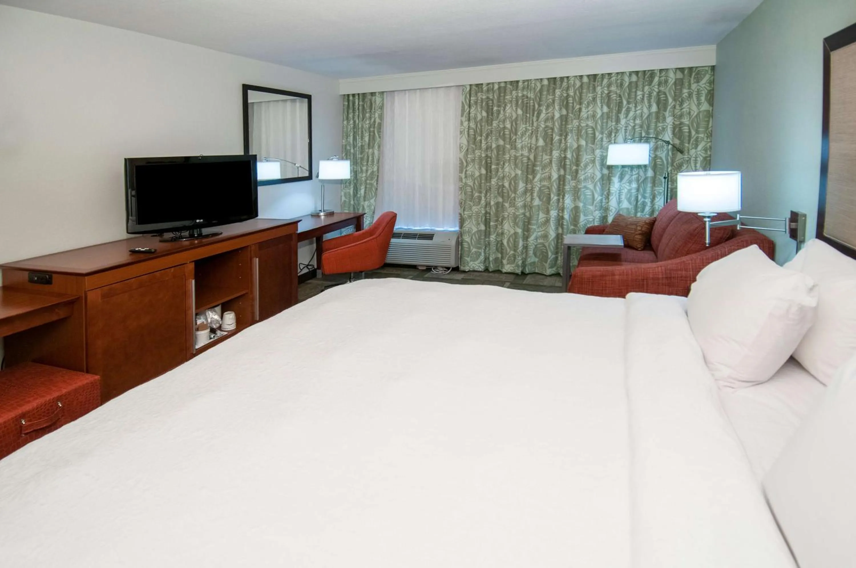 King Room with Sofa Bed and Study - Non-Smoking in Hampton Inn Lafayette Louisiana