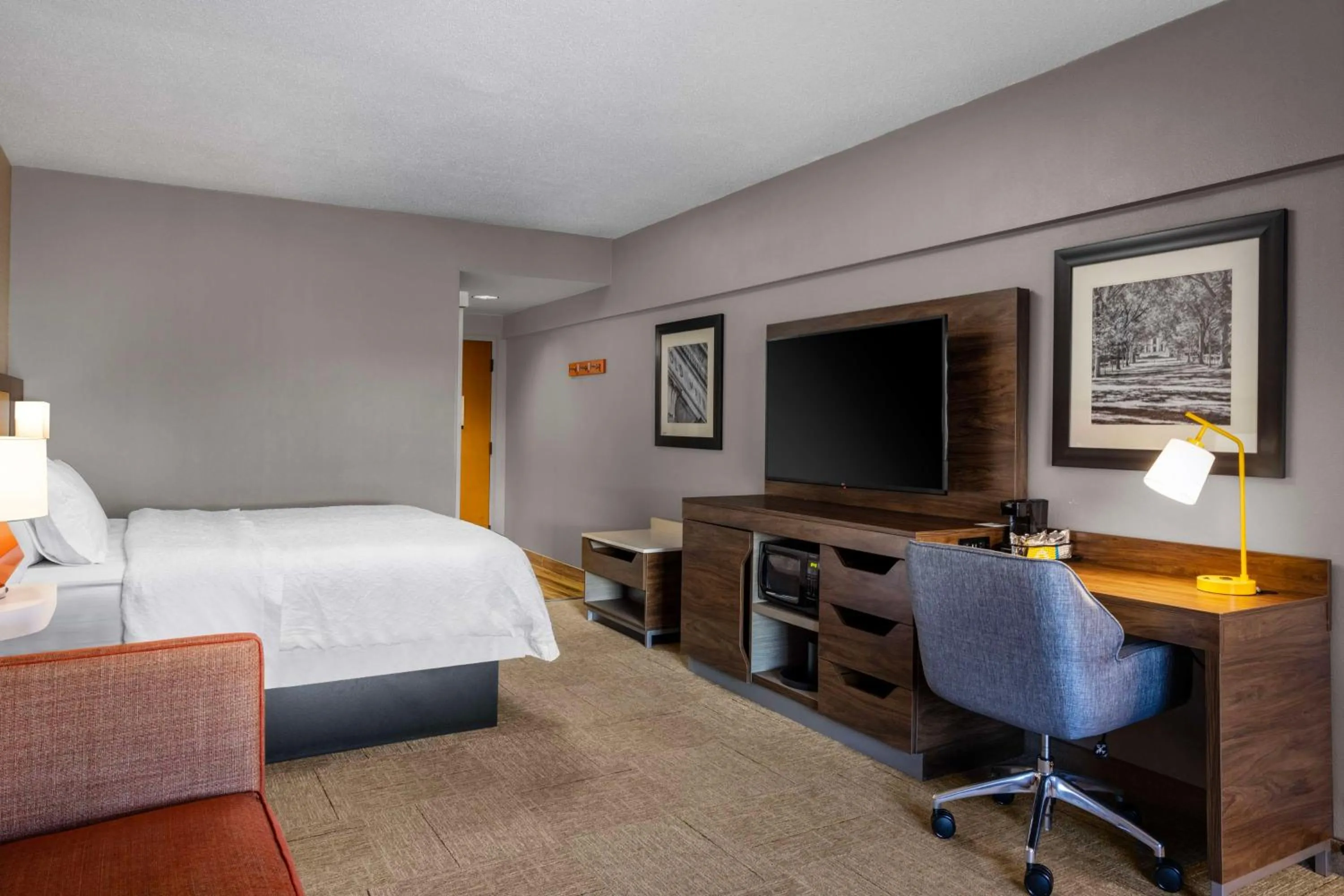 King Study Room - Non-Smoking in Hampton Inn & Suites State College at Williamsburg Square