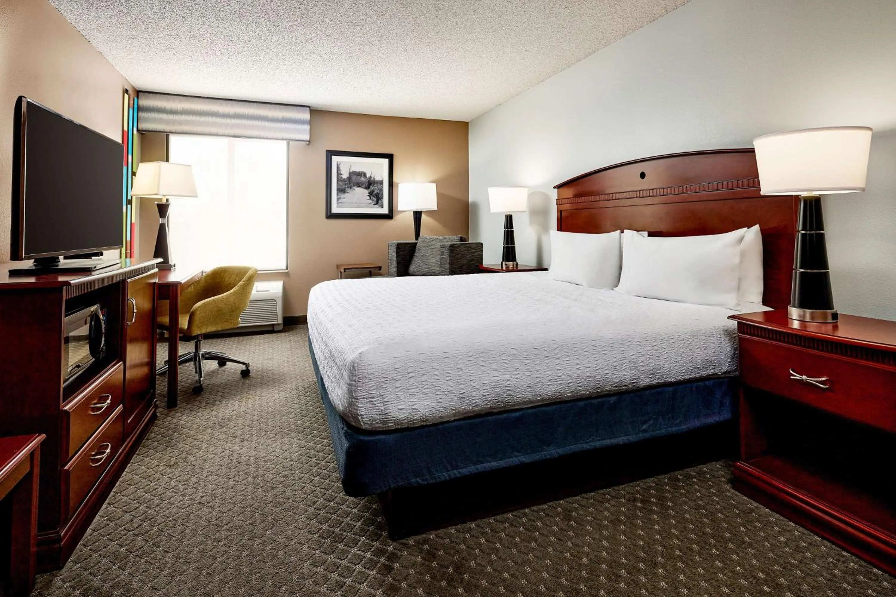 King Room with King Bed - Non-Smoking in Hampton Inn Longmont