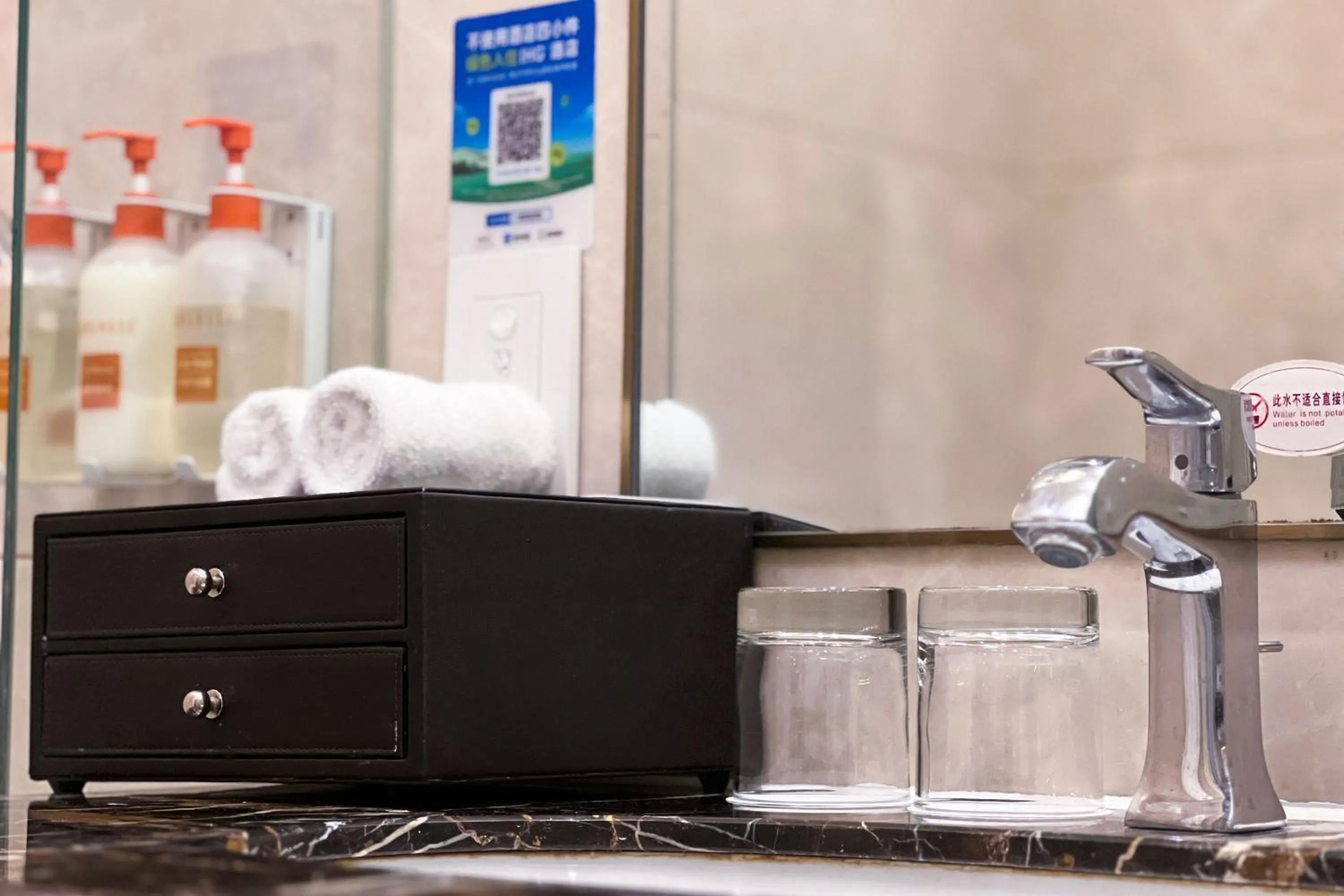 Premium King Room in Crowne Plaza Zhengzhou by IHG