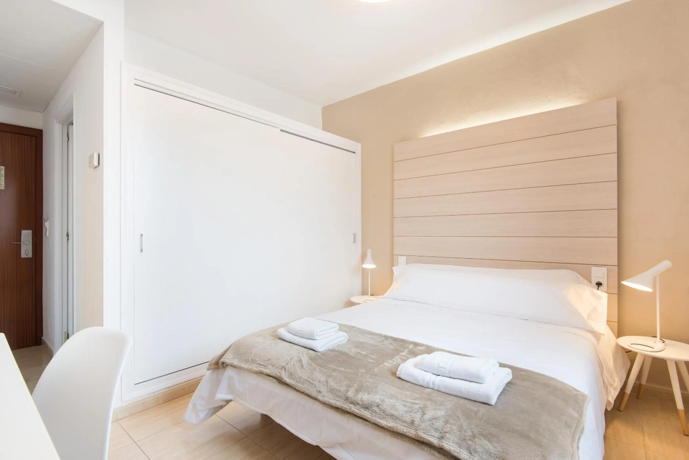 Standard Double Room in Hostal Jume - Urban Rooms