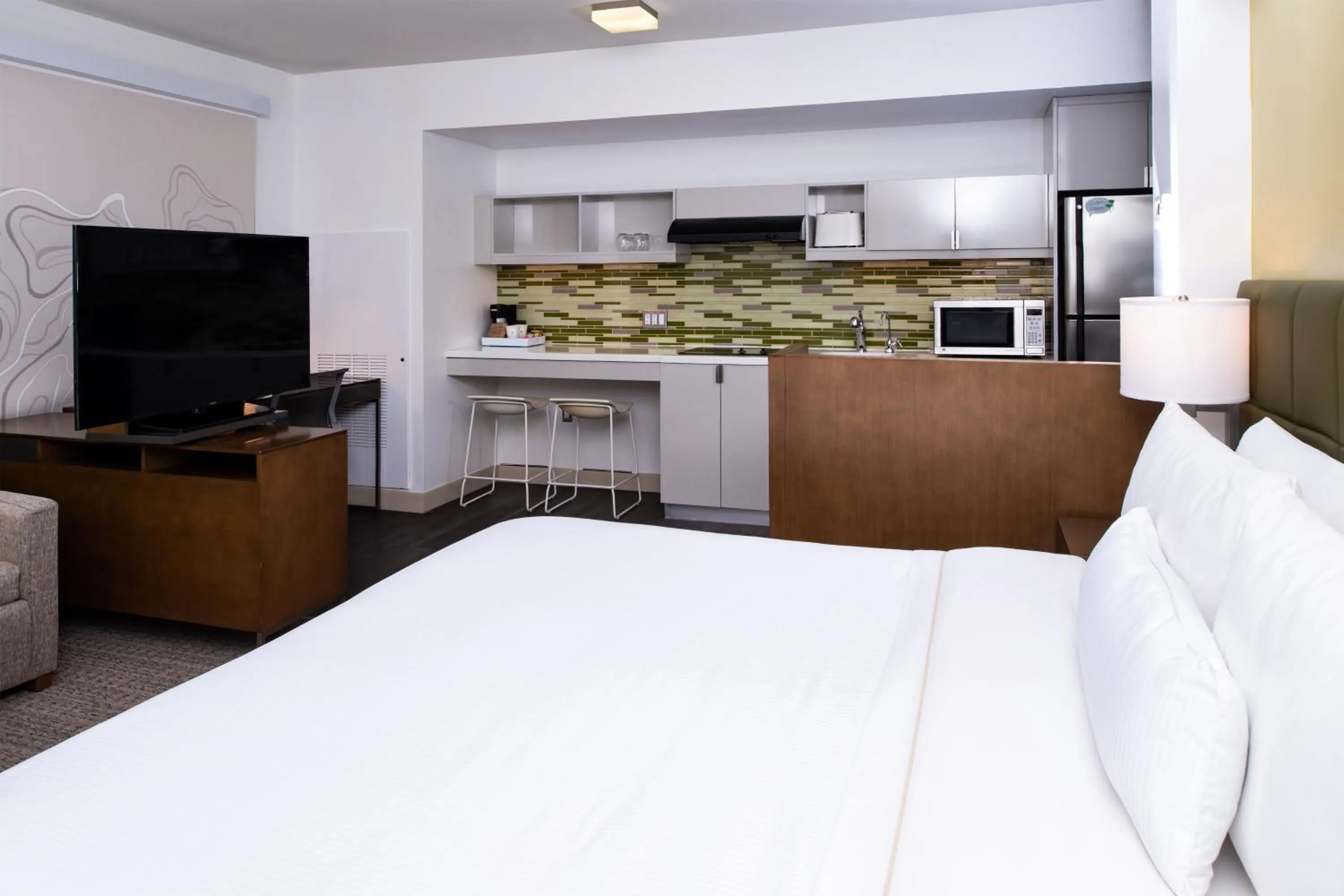 Studio, 1 King in Element Lexington