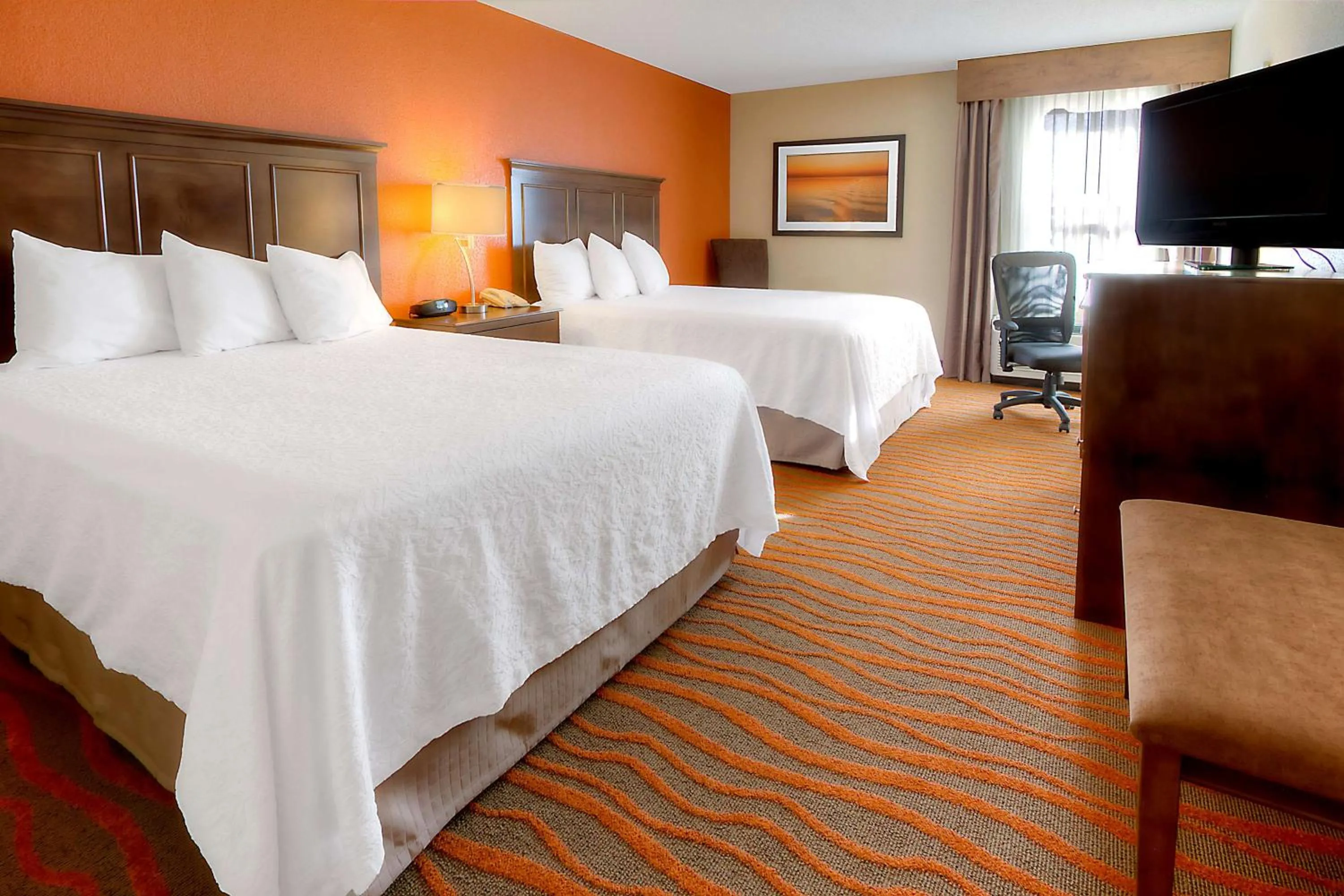 Queen Room with Two Queen Beds - Hearing Access/Non-Smoking in Hampton Inn Russellville