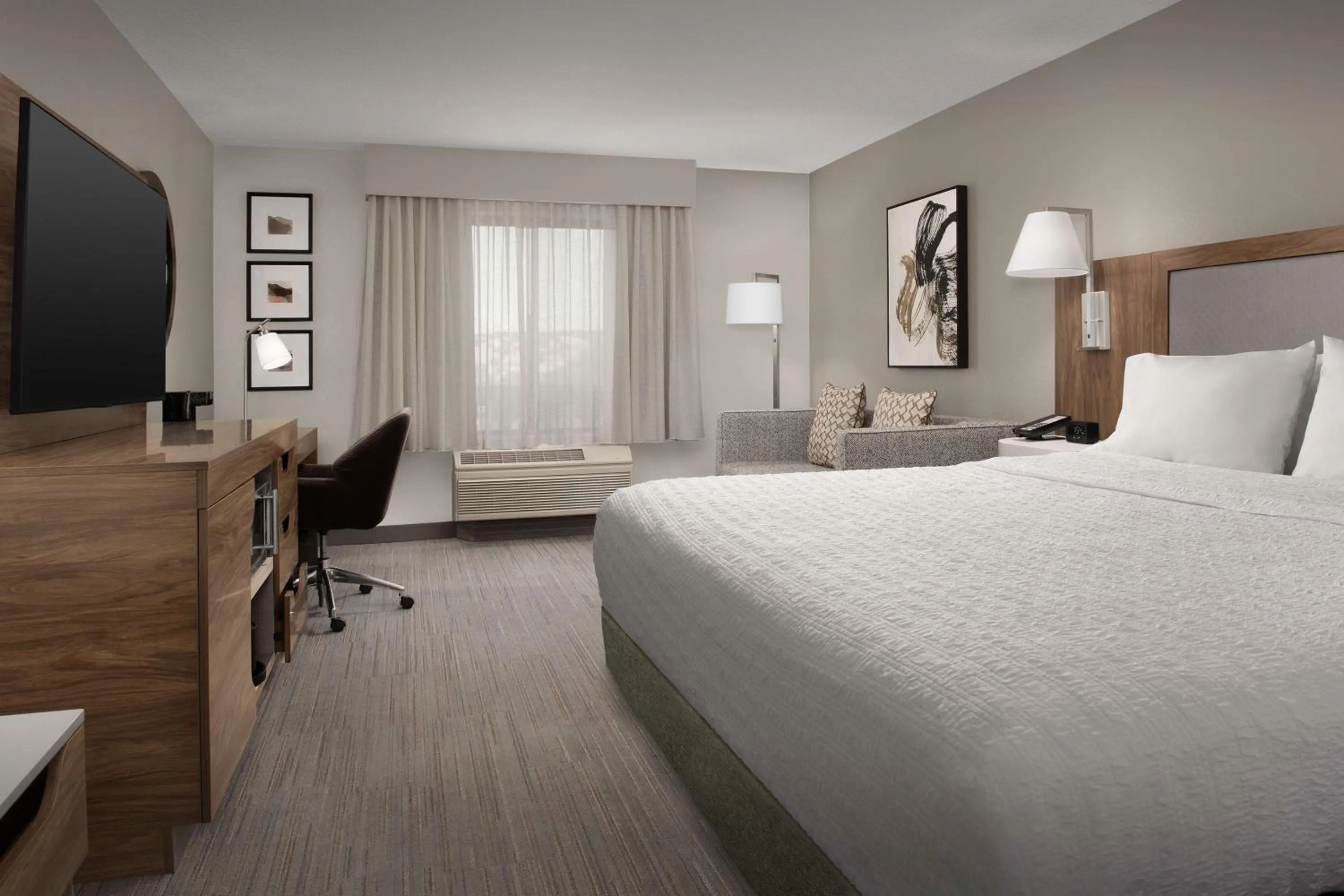 King Room with King Bed - Non-Smoking in Hampton Inn & Suites Paso Robles