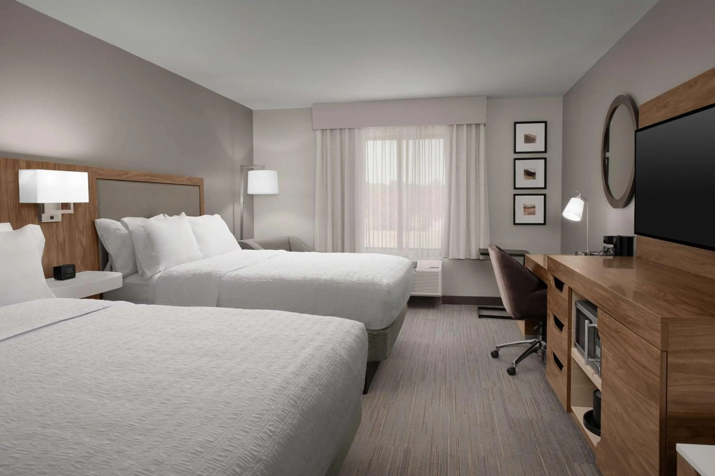 Queen Room with Two Queen Beds - Hearing Accessible/Non-Smoking in Hampton Inn & Suites Paso Robles