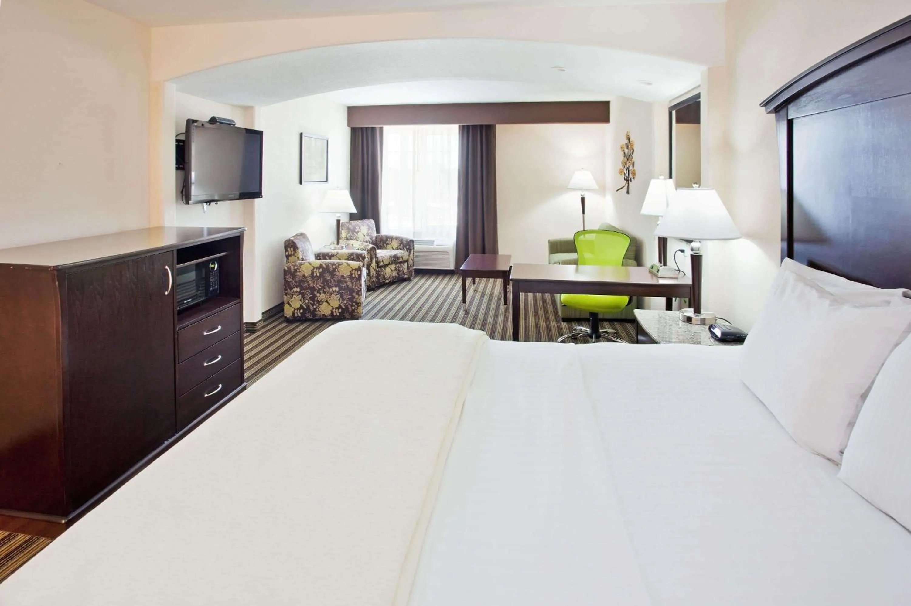 Executive King Room in La Quinta by Wyndham Fowler