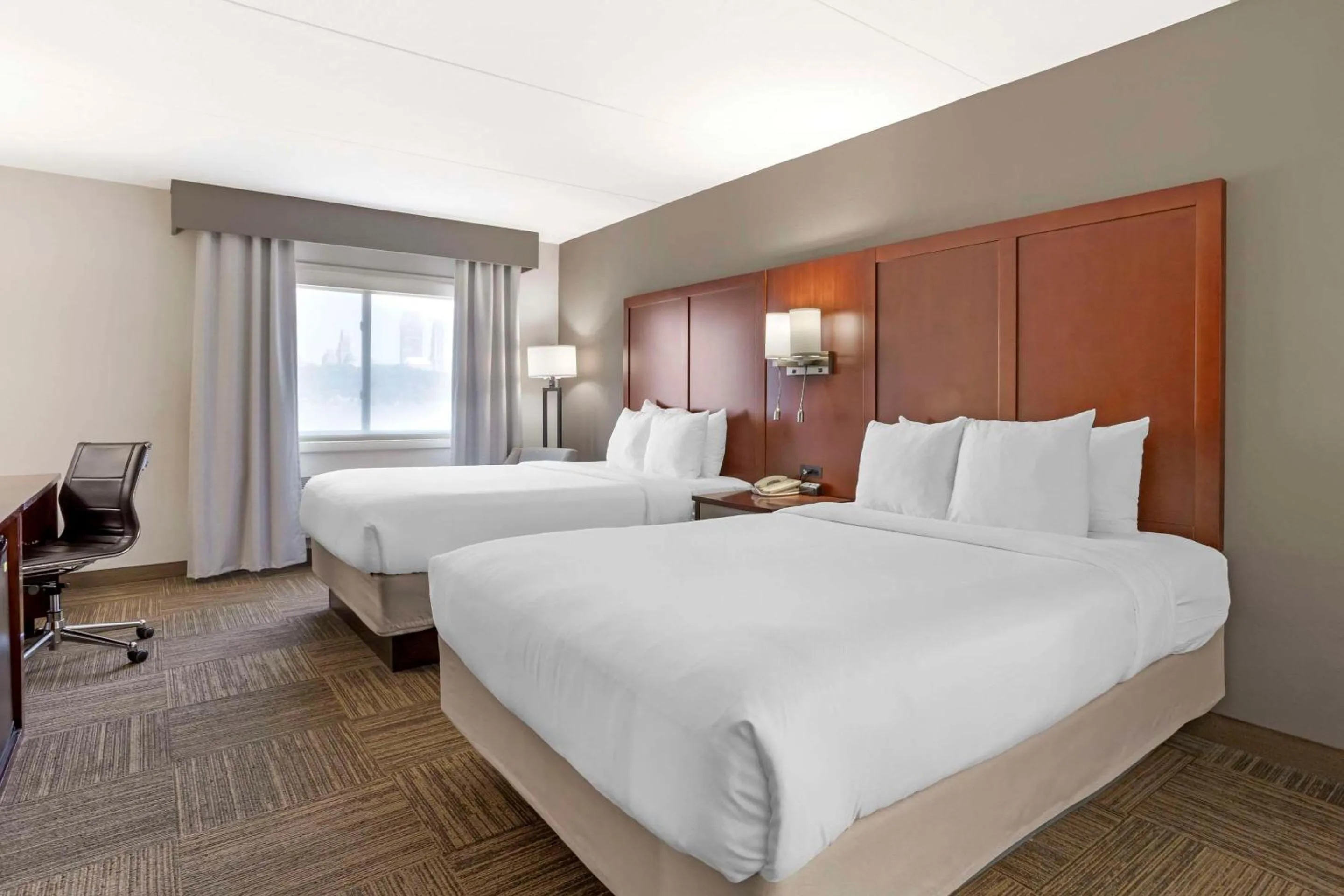 Queen Room with Two Queen Beds - Non-Smoking in Comfort Inn Edgewater on Hudson River