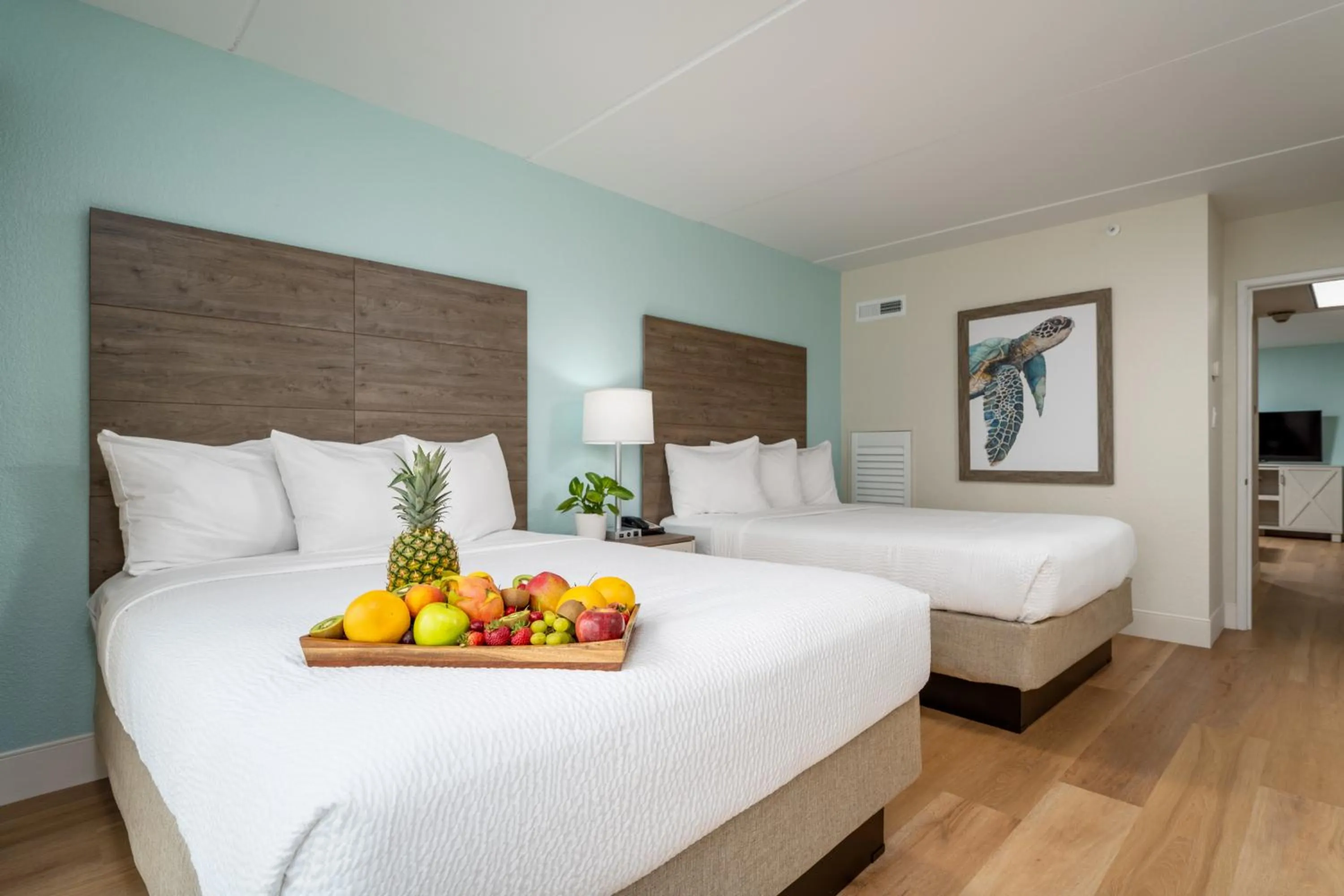 Direct Oceanfront Queen Suite in Princess Royale Oceanfront Resort