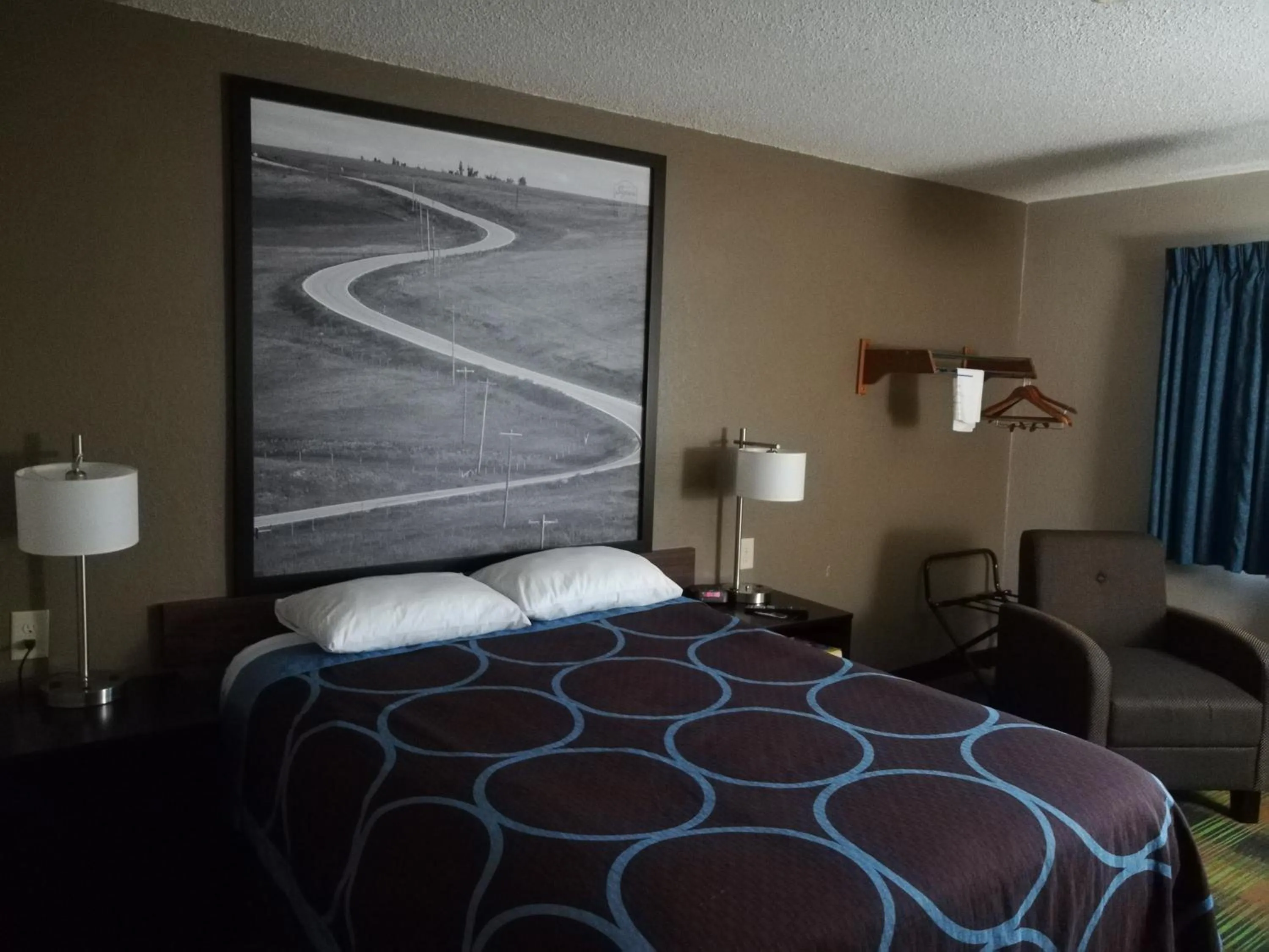 Queen Room - Disability Access/Non-Smoking in Super 8 by Wyndham Keokuk