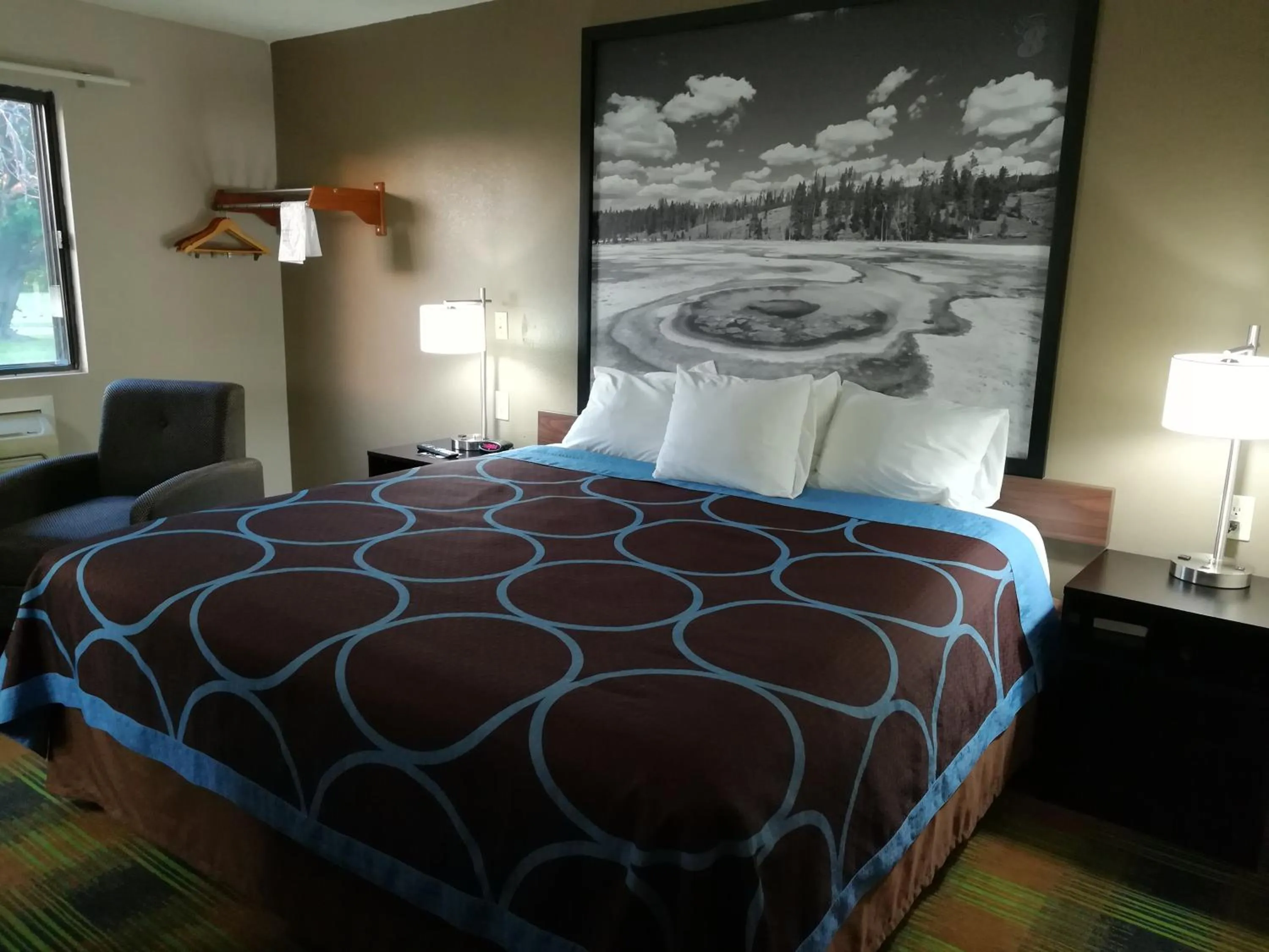 King Room - Non-Smoking in Super 8 by Wyndham Keokuk