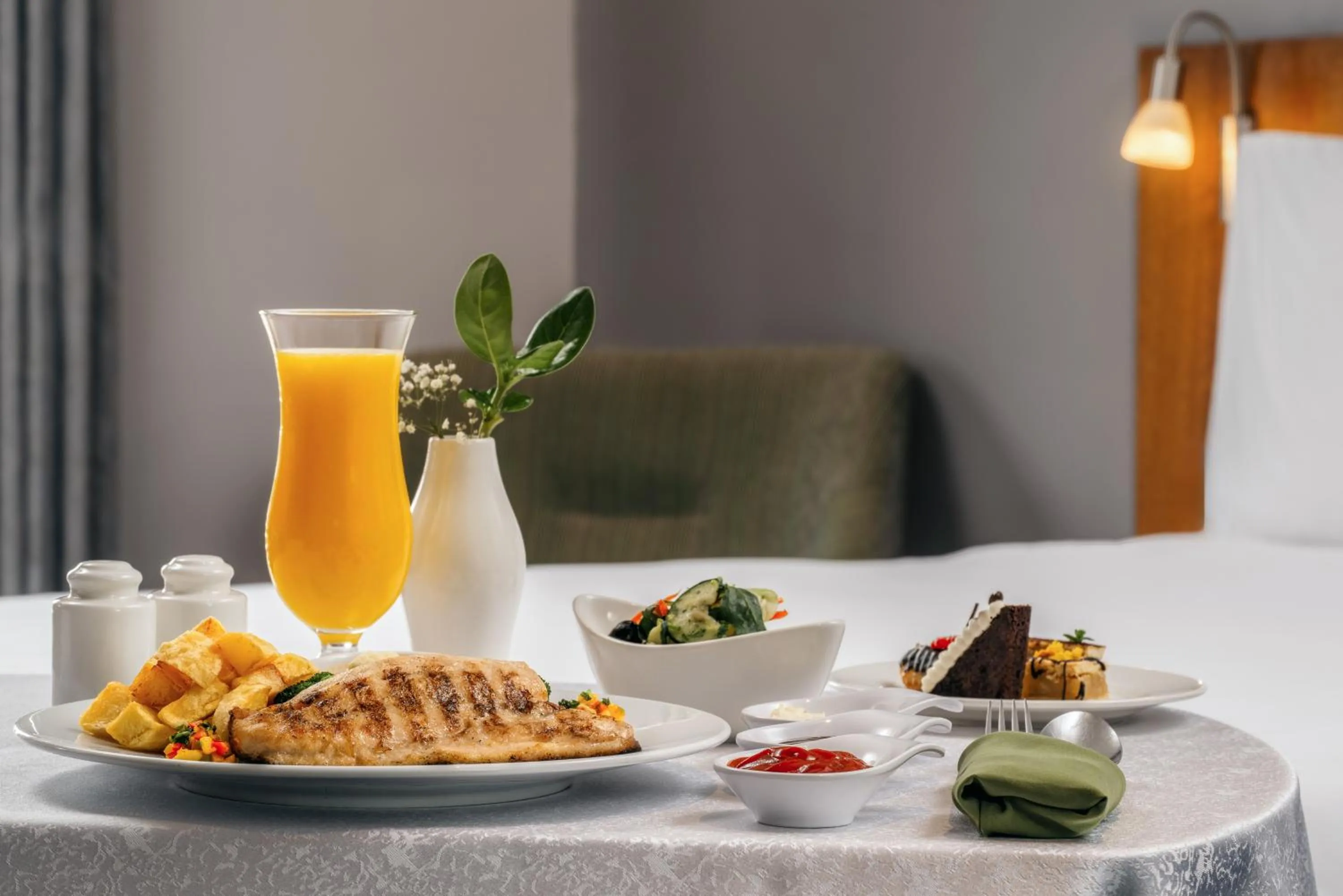 Premium Twin Room in Holiday Inn - Nairobi Two Rivers Mall by IHG