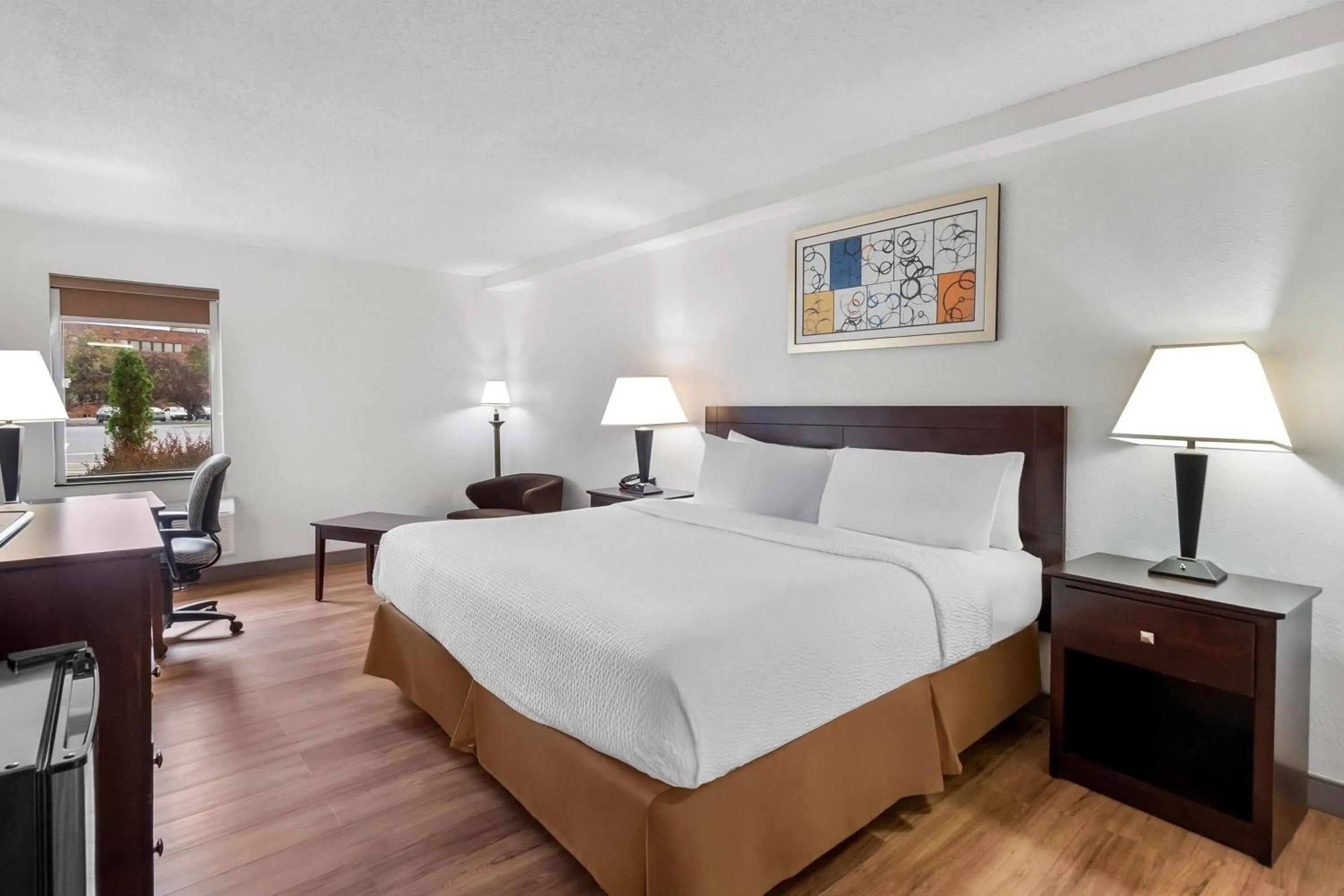 Standard King Room - Smoking in Travelodge by Wyndham Winchester