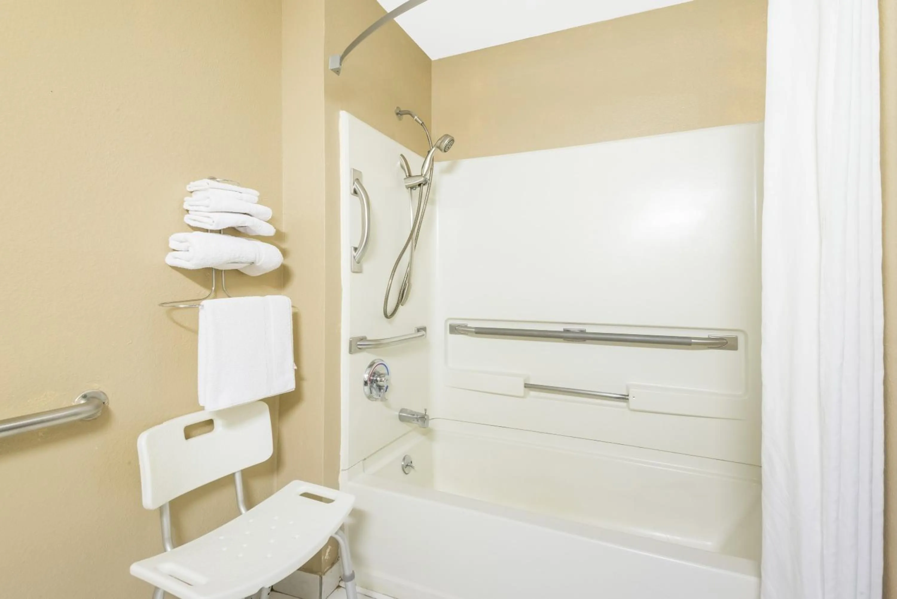 Queen Room - Disability Access/Smoking in Super 8 by Wyndham Corbin KY