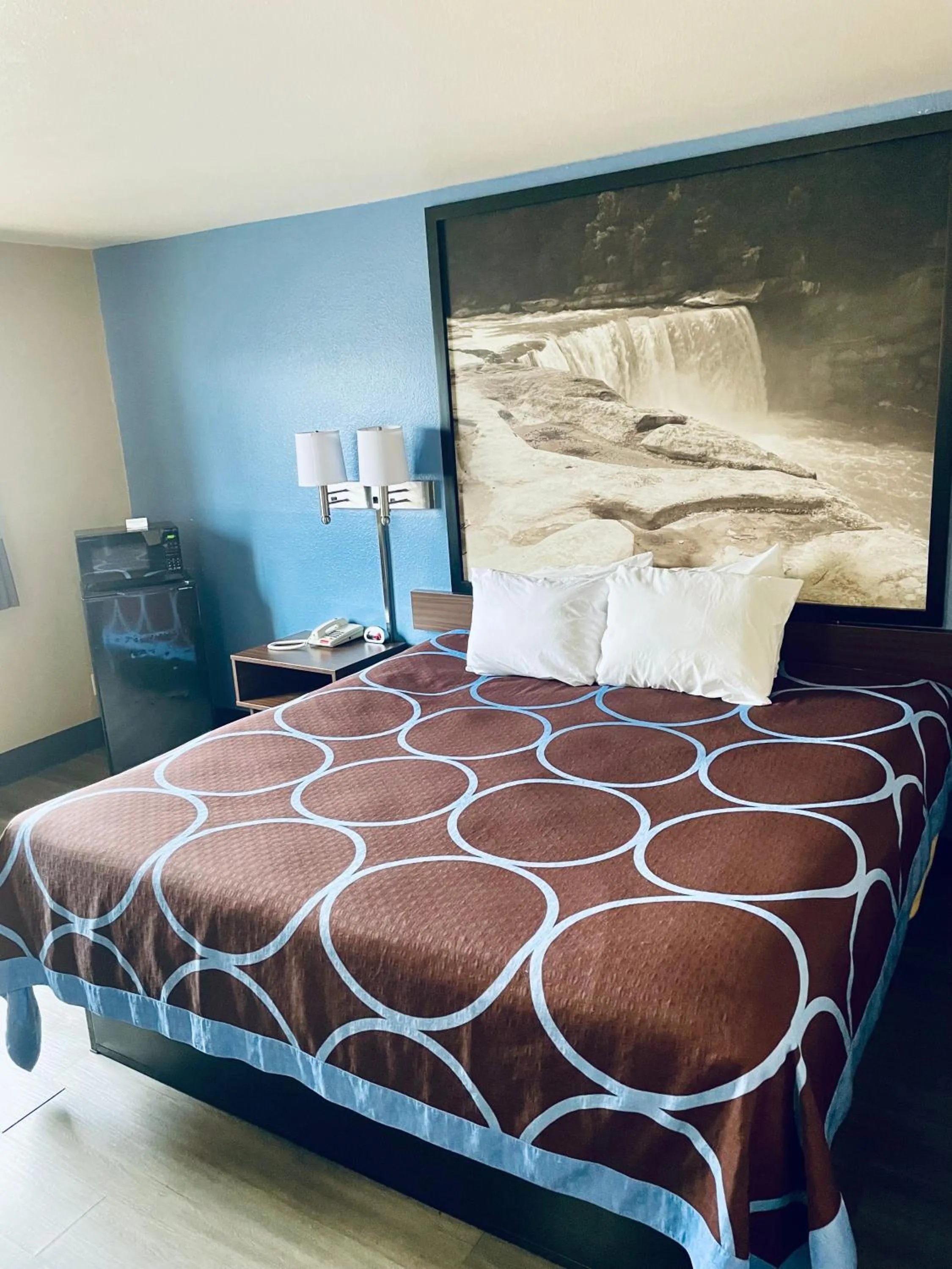 King Room - Smoking  in Super 8 by Wyndham Corbin KY