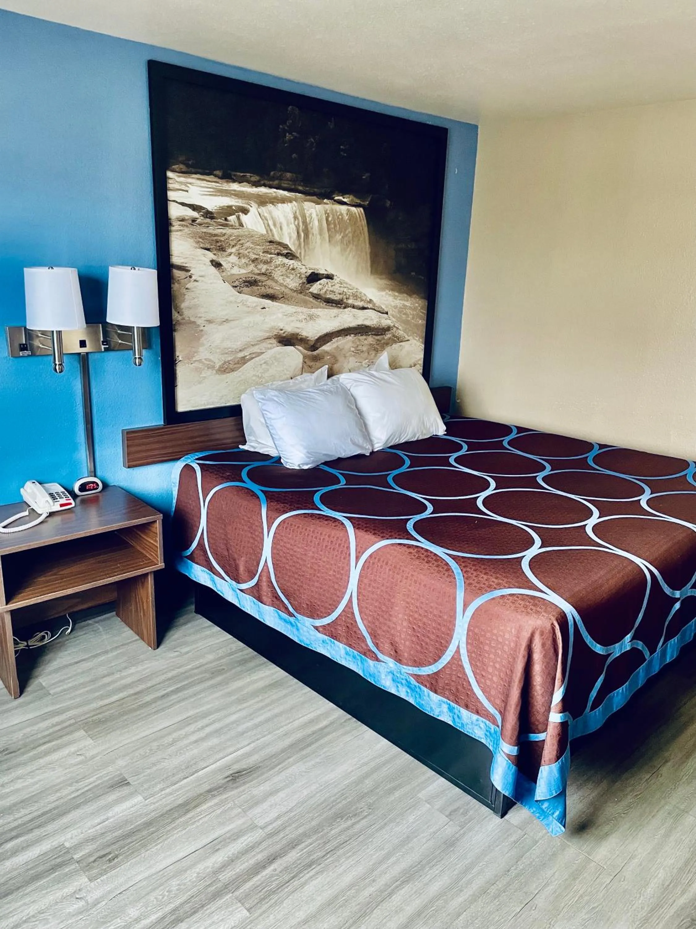 King Room - Non-Smoking in Super 8 by Wyndham Corbin KY