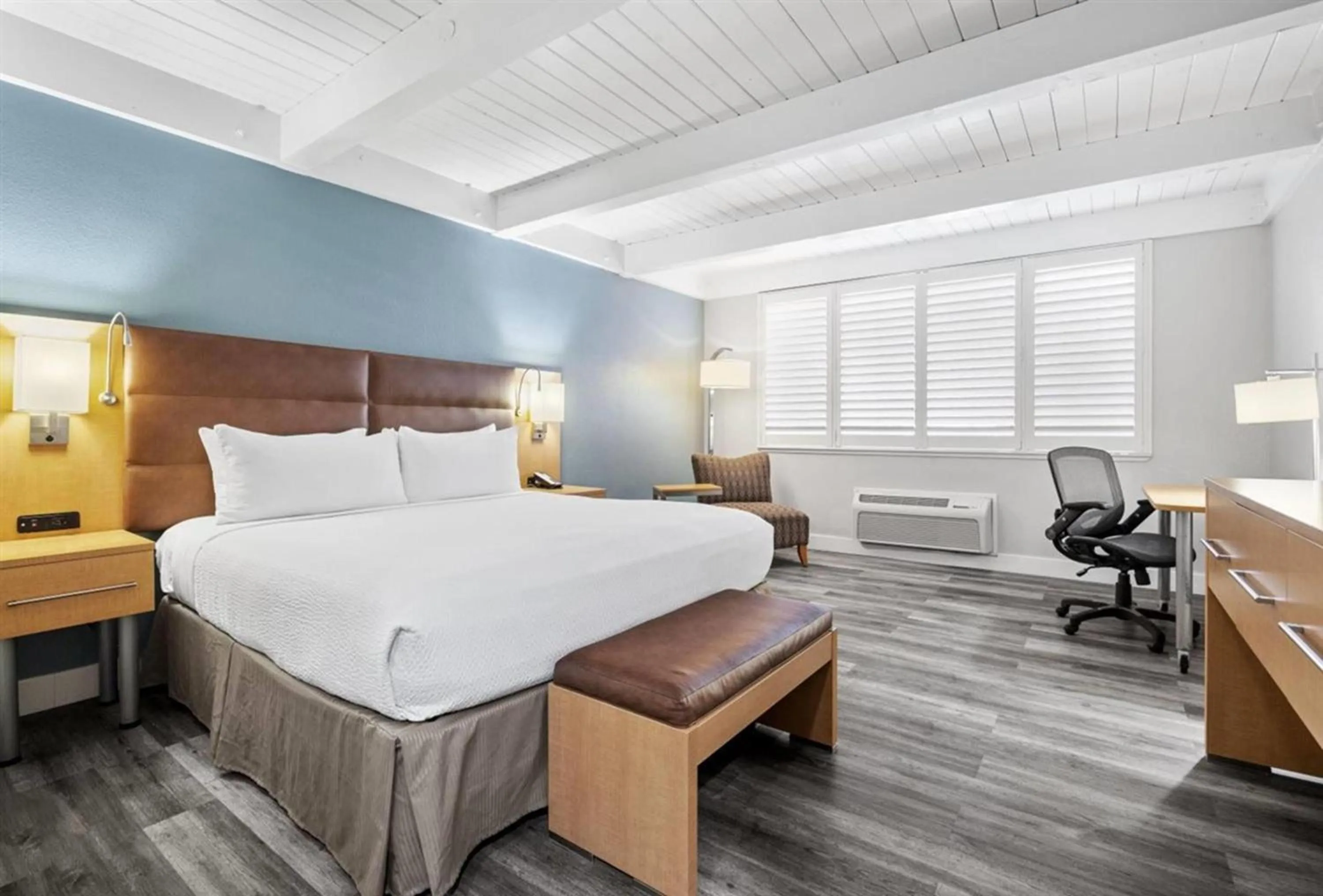 King Room - Non-Smoking in Prodigy Hotel, a Days Inn by Wyndham