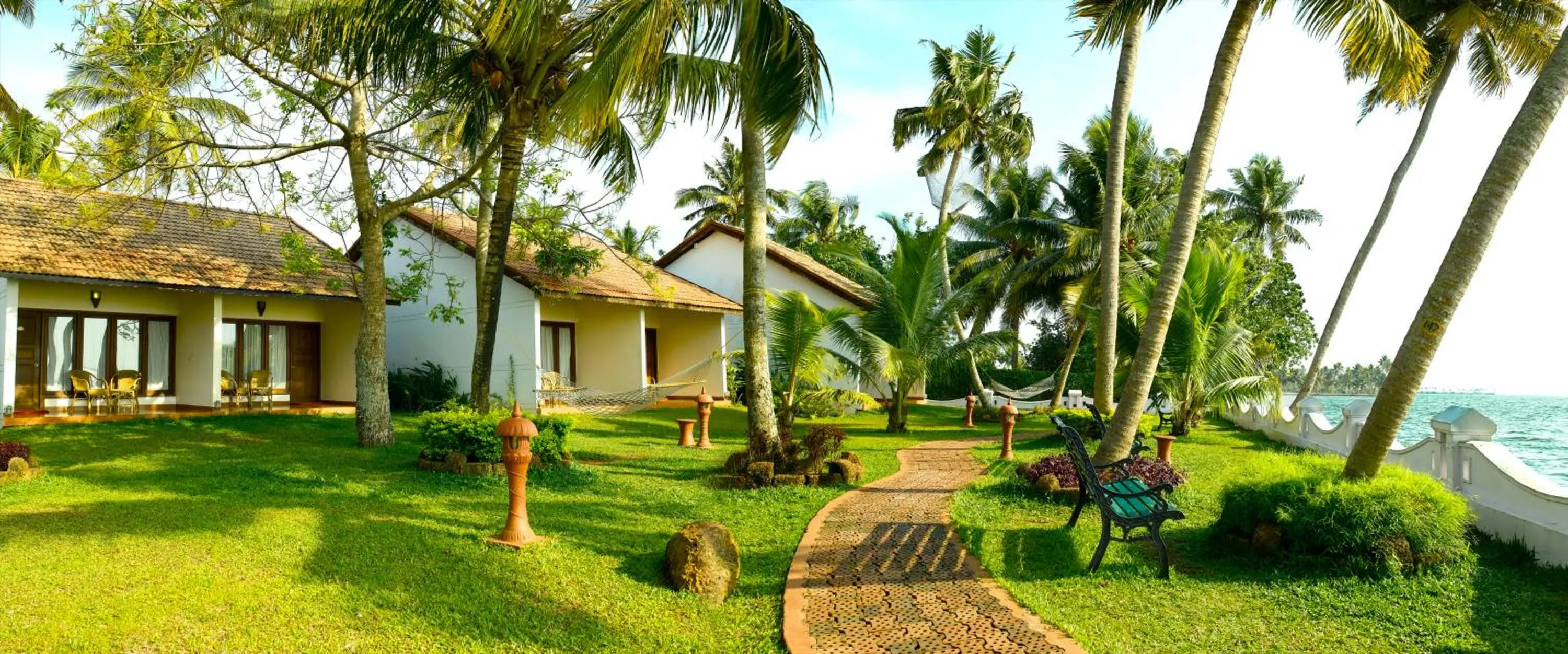 Cottage with Lake View in Abad Whispering Palms