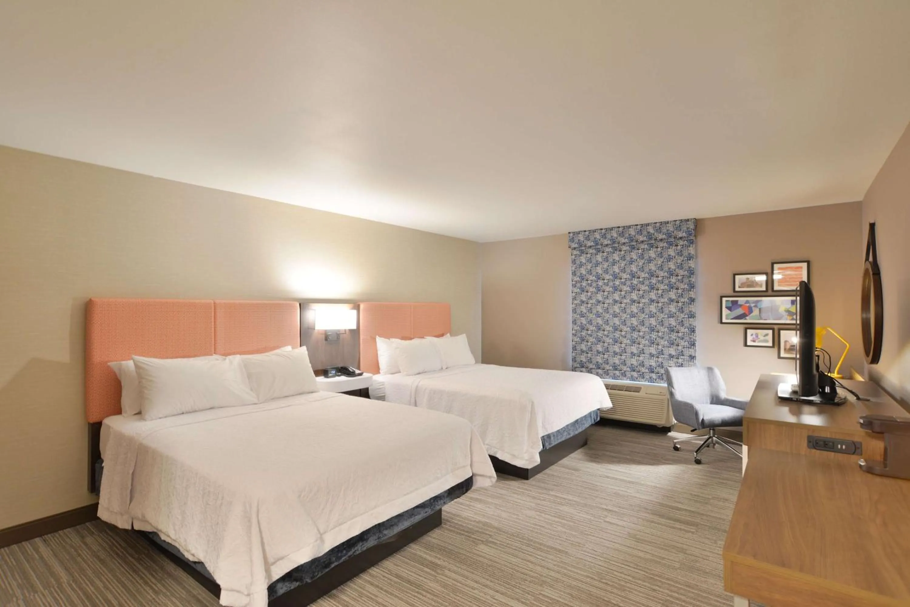 Queen Room with Two Queen Beds - Hearing Access/Non-Smoking in Hampton Inn & Suites Menomonie-UW Stout