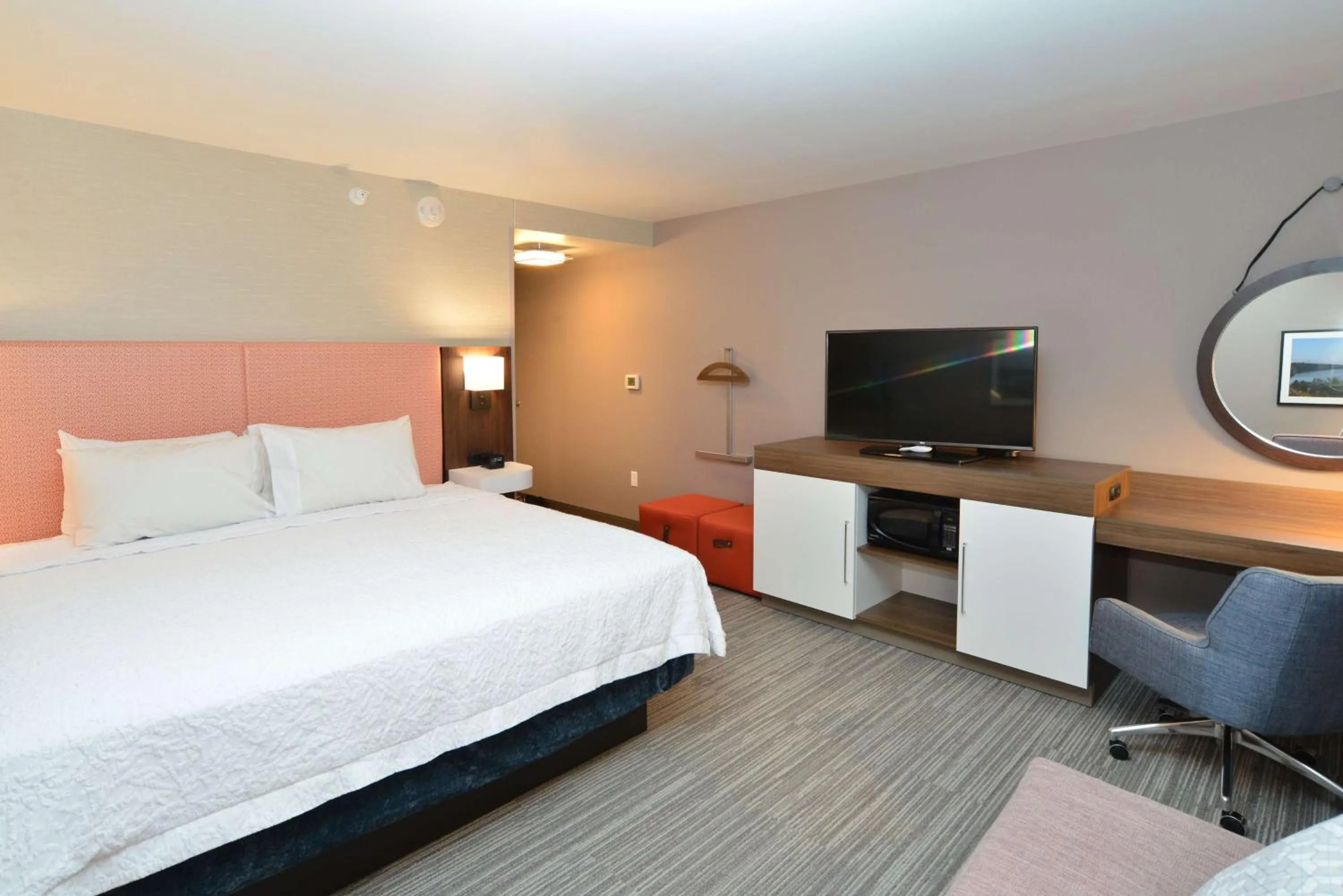 King Room in Hampton Inn & Suites Menomonie-UW Stout