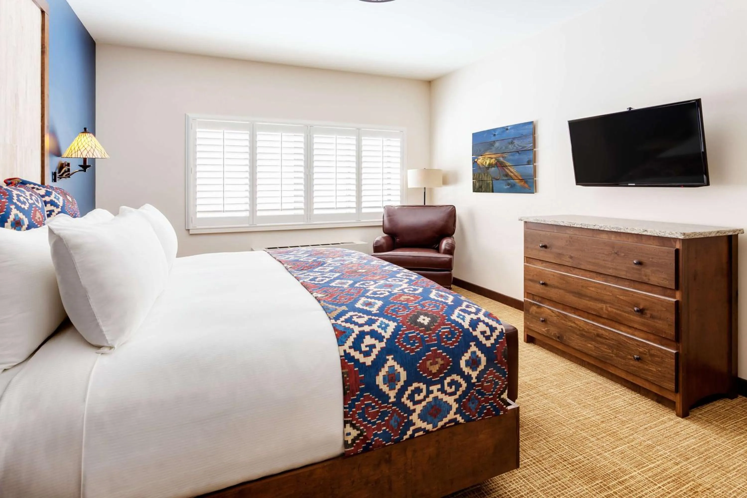 King Room with Roll-In Shower - Mobility and Hearing Access in Tailwater Lodge Altmar, Tapestry Collection By Hilton