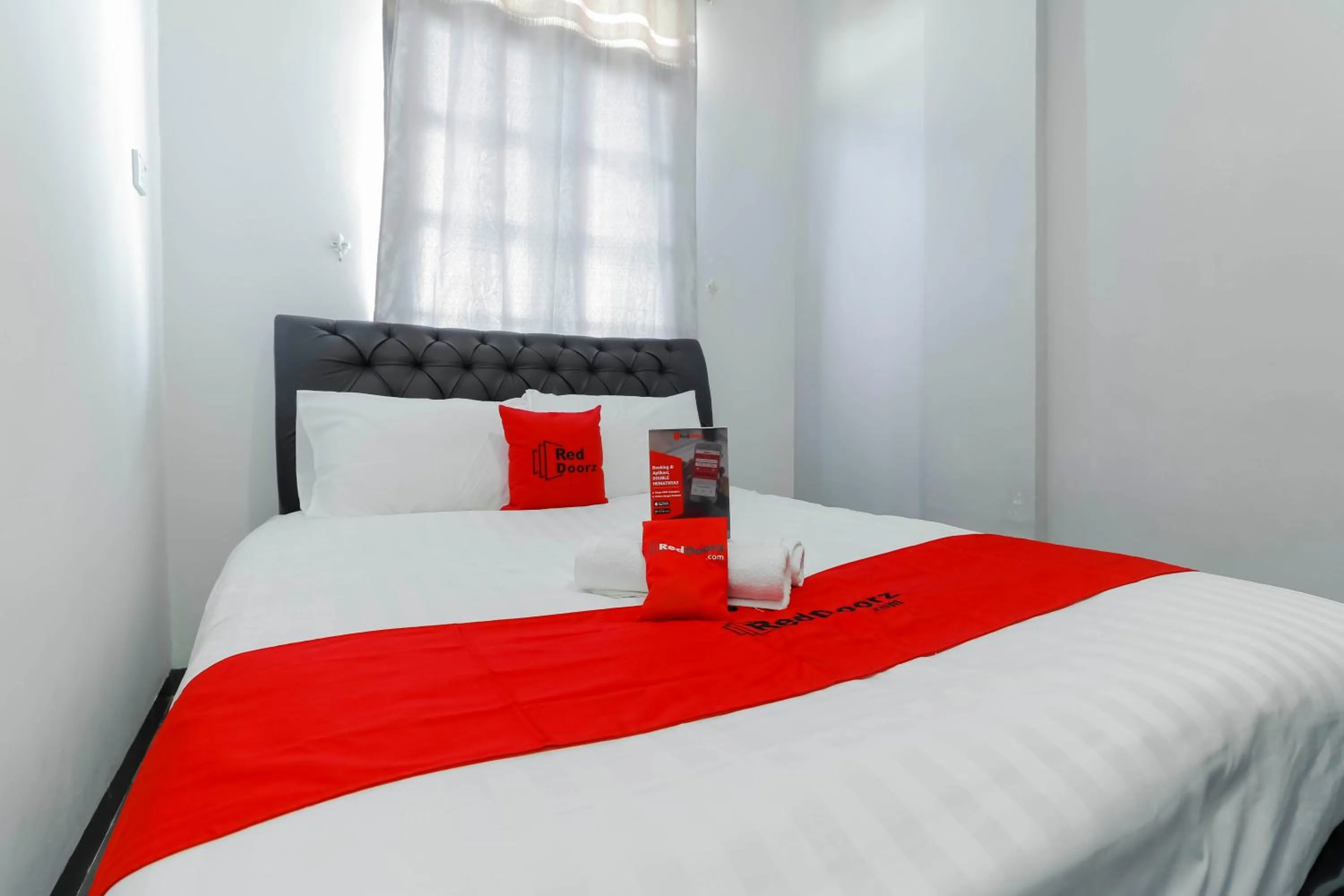 RedDoorz Double Room in RedDoorz Plus near Batam City Square